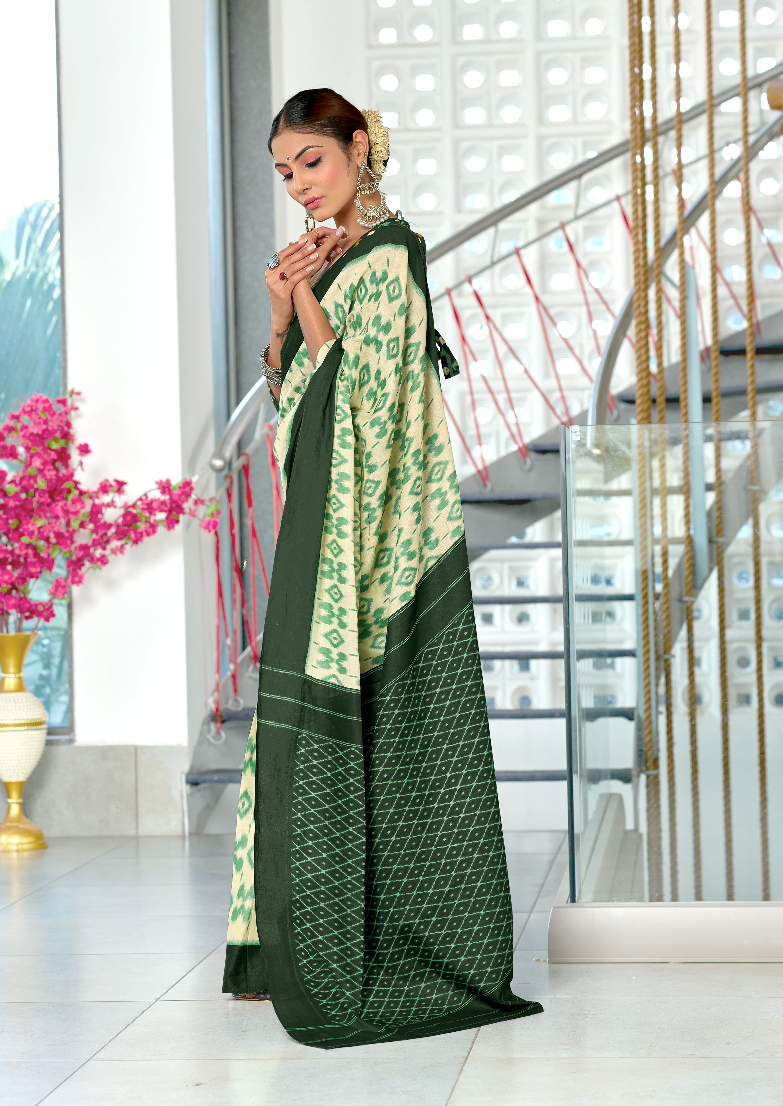 PARIBHASHA PURE MULMUL COTTON FANCY HAND BLOCK PRINT WHITE AND GREEN SAREE
