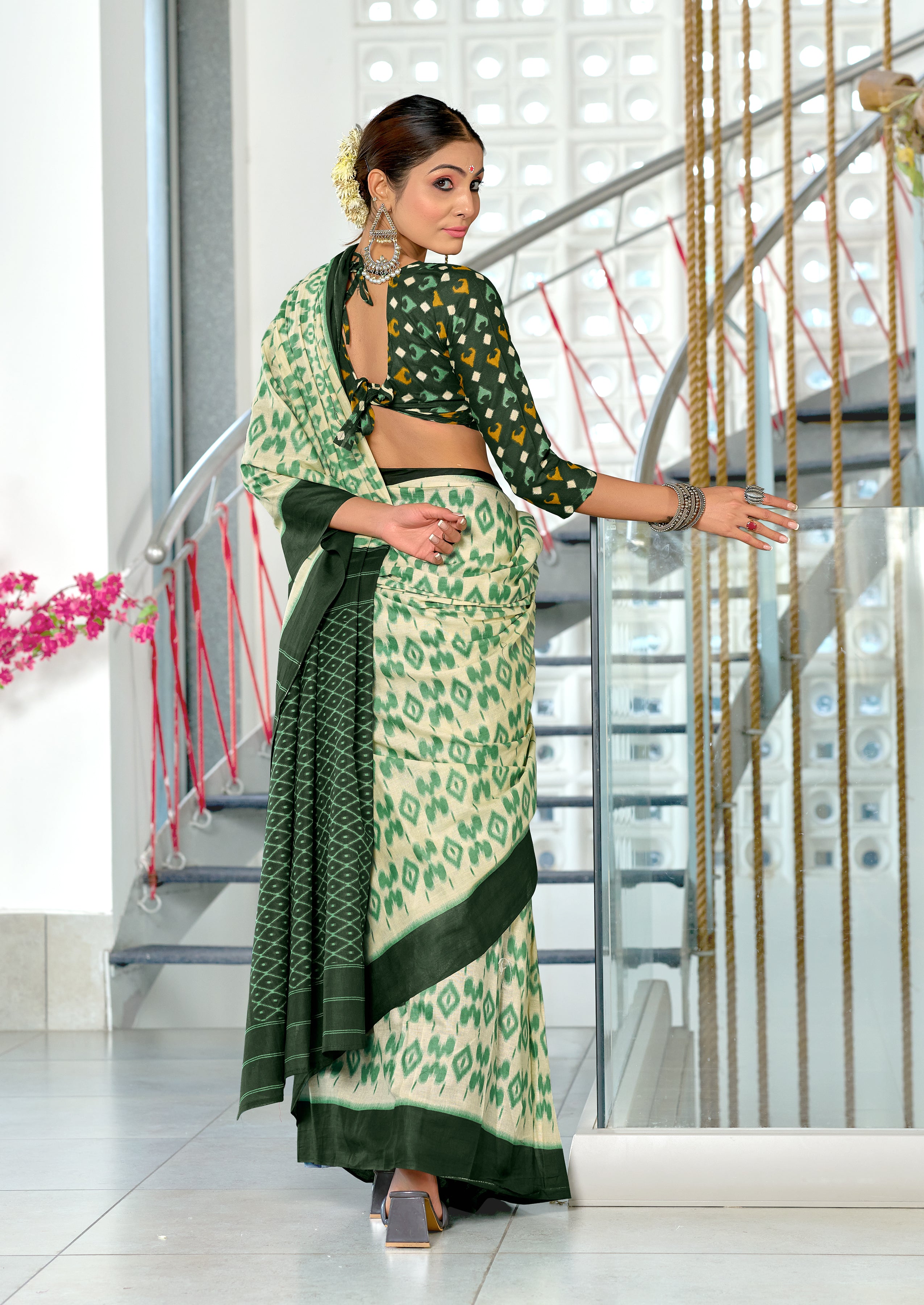 PARIBHASHA PURE MULMUL COTTON FANCY HAND BLOCK PRINT WHITE AND GREEN SAREE