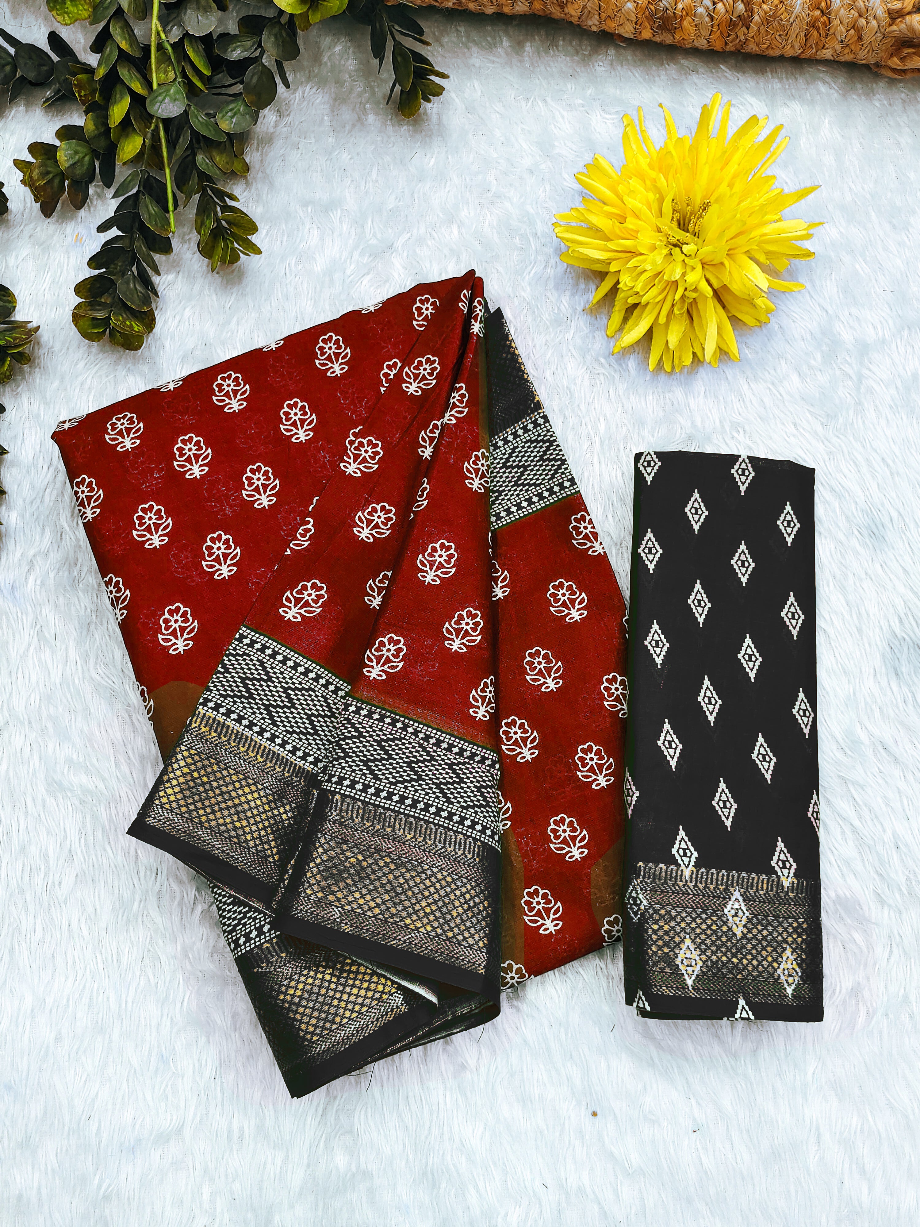 RASHMI PURE MULMUL HAND BLOCK PRINT WITH HEVAY ZARI BODAR RED AND BLACK SAREE