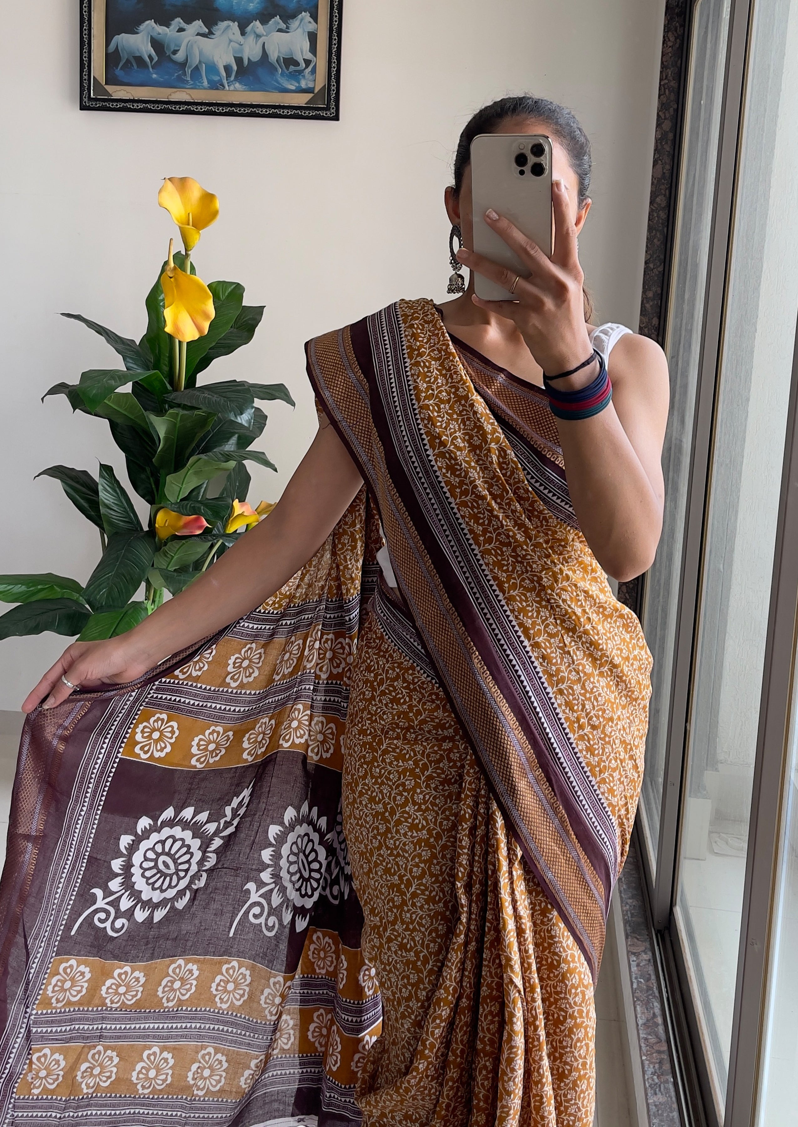 SELFI8 PRIMUM MULMUL COTTON WITH HEVY ZARI BORDAR BAGRU AJRAKH PRINTED GOLDEN SAREE