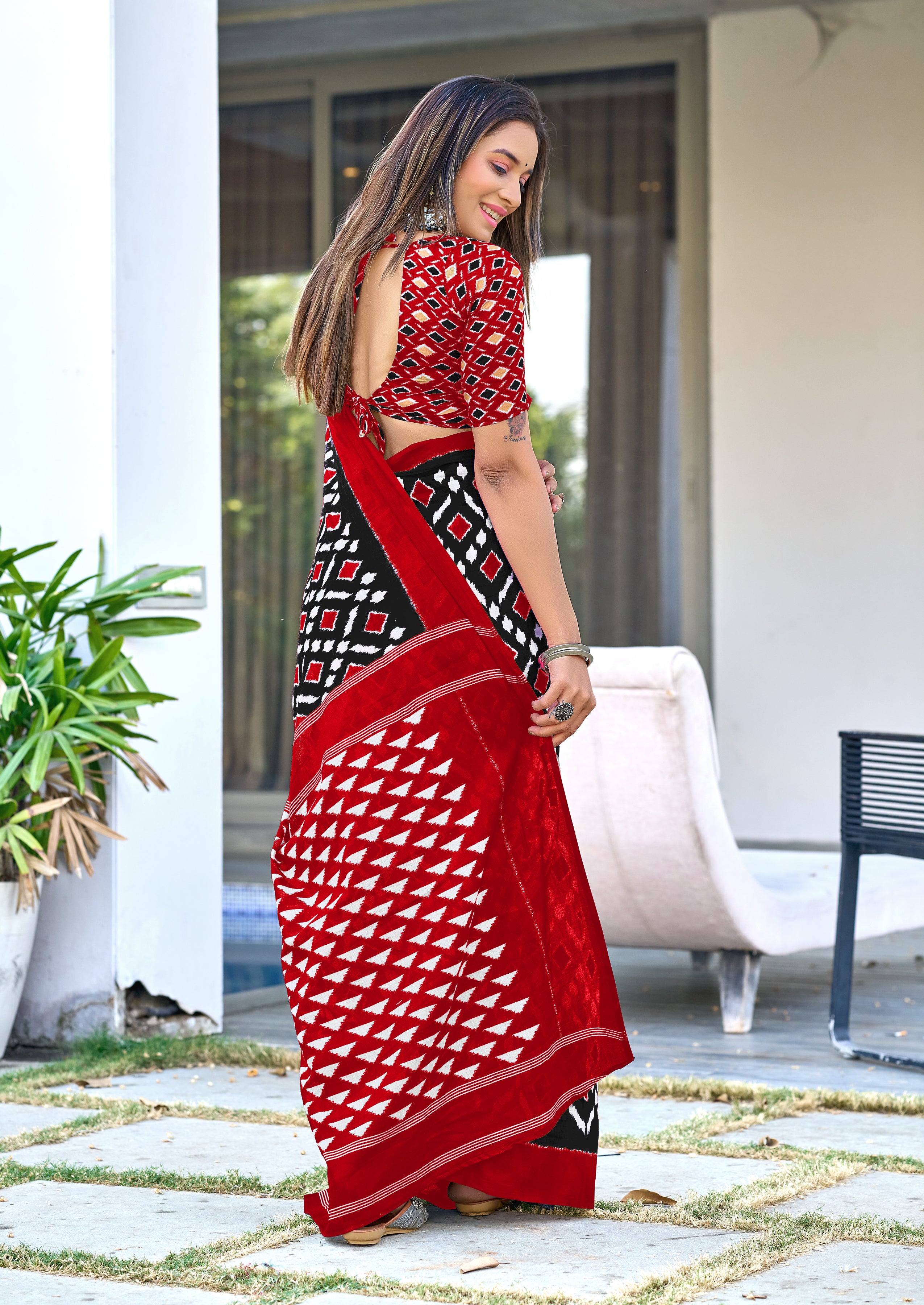 SIMRAN PURE MULMUL COTTON IKKAT  PRINTED BLACK SAREE