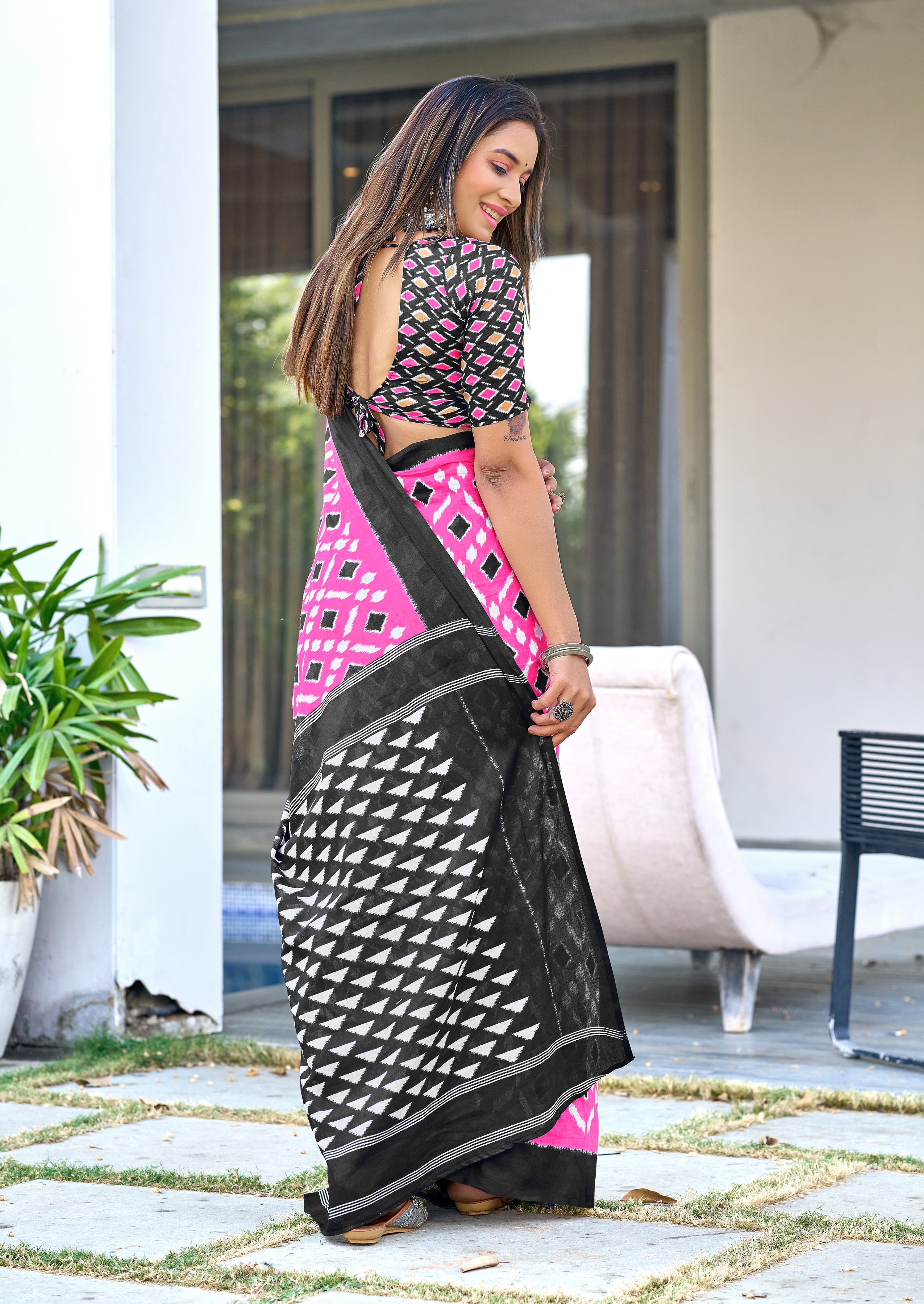 SIMRAN PURE MULMUL COTTON IKKAT  PRINTED PINK SAREE