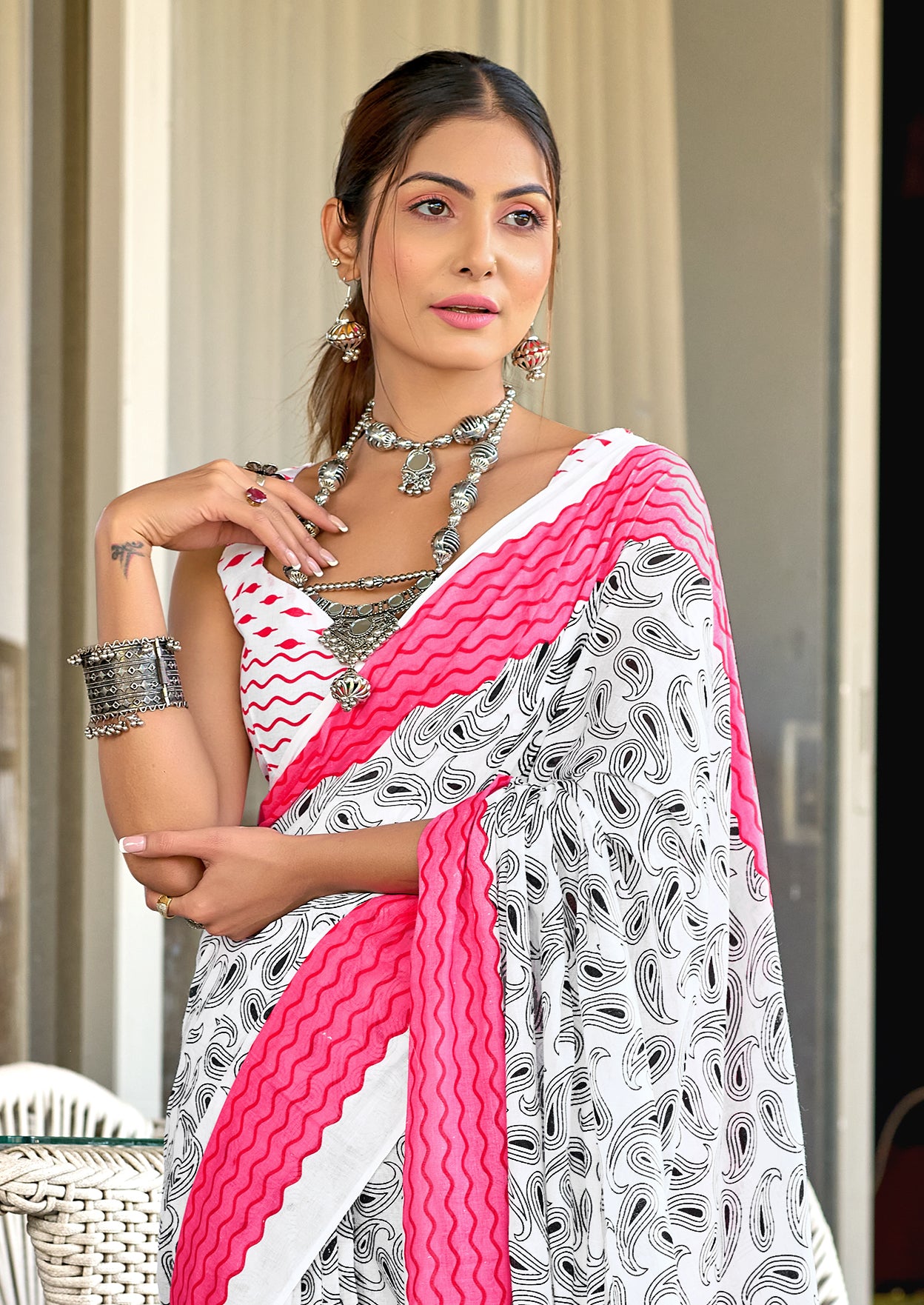 SUMMER LOVINS PURE MULMUL COTTON SUMMAR HAND BLOCK PRINT WHITE AND PINK SAREE