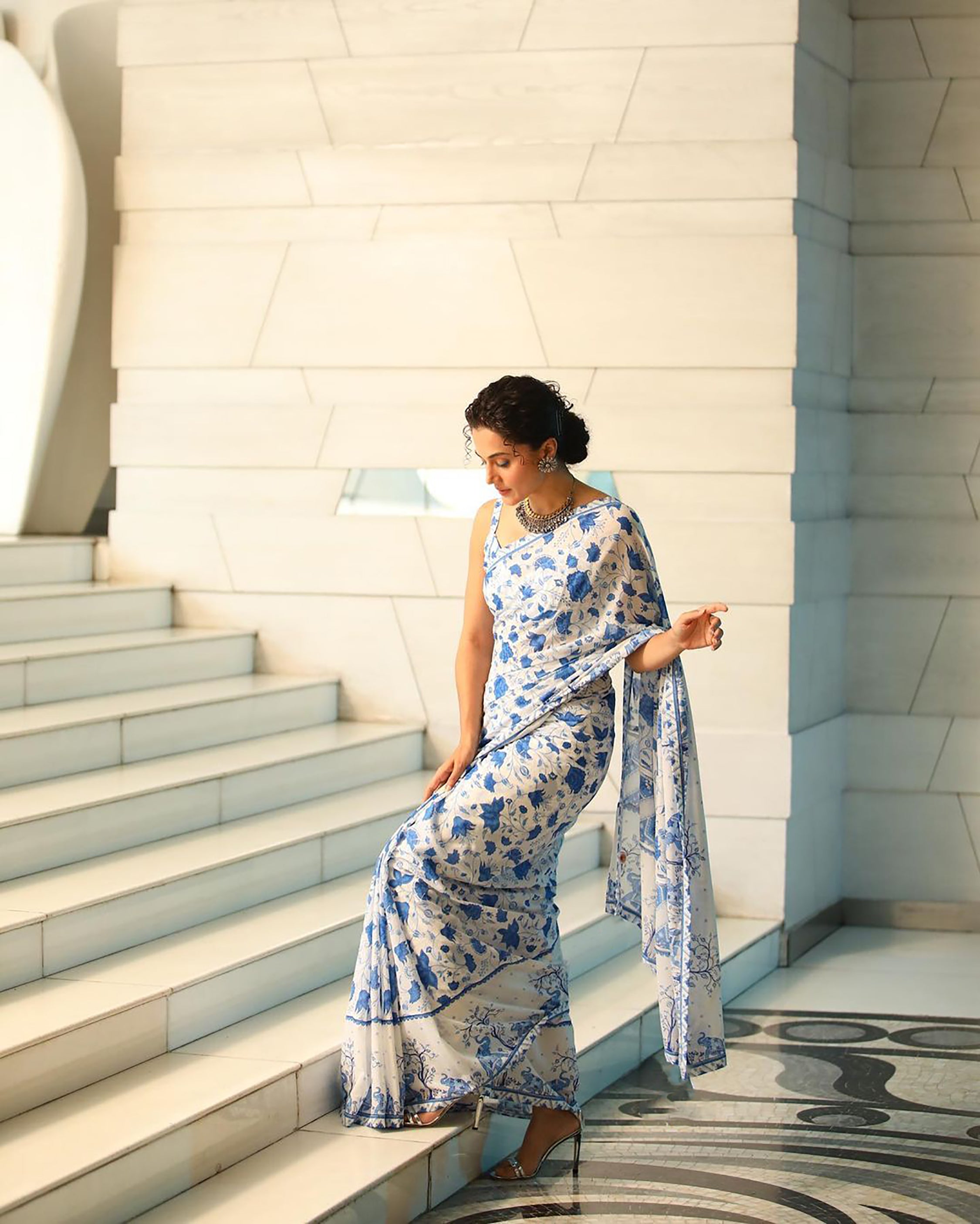 TAAPSEE SOFT PURE COTTON JAIPUR BLOCK PRINT WHITE AND BLUE SAREE