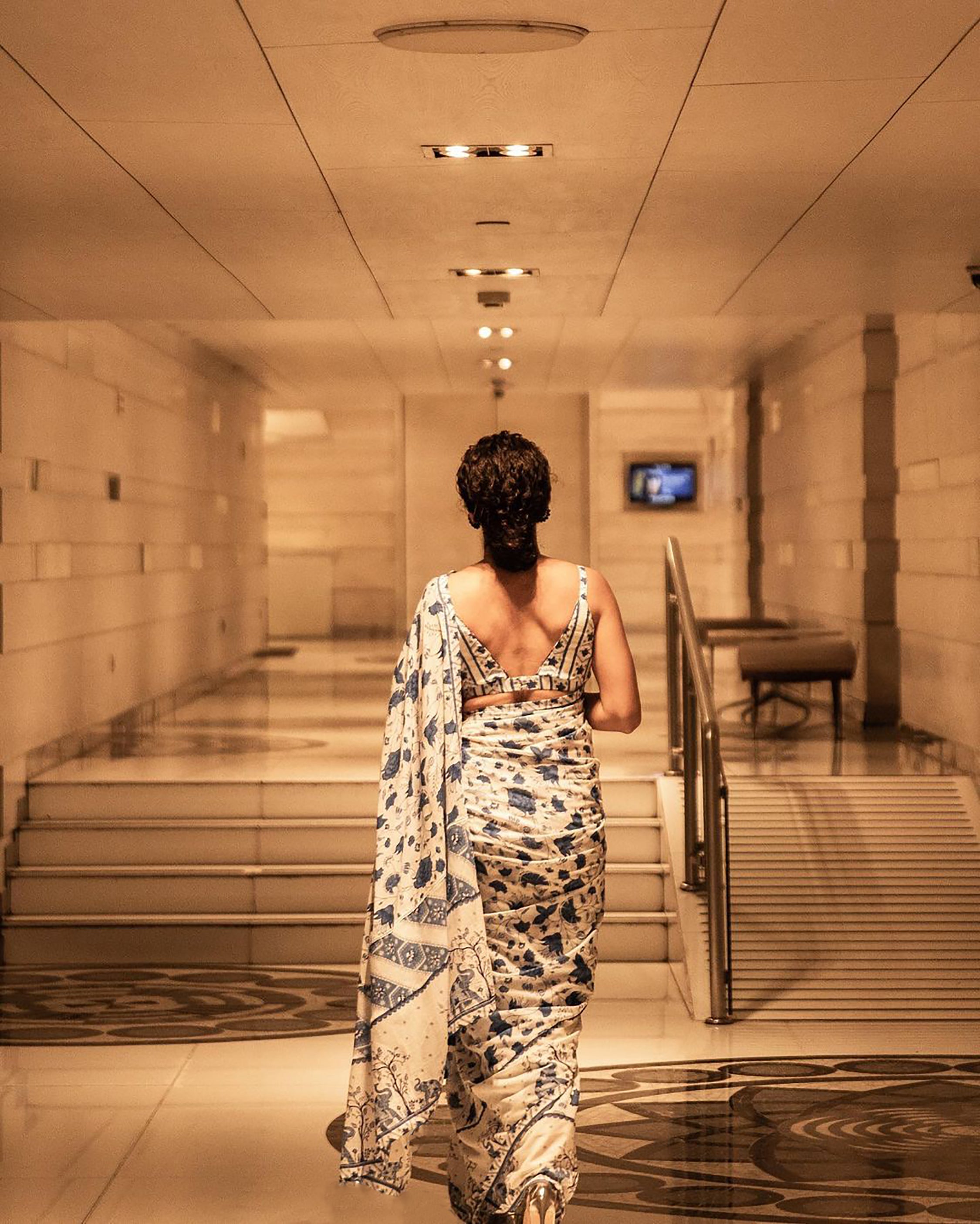 TAAPSEE SOFT PURE COTTON JAIPUR BLOCK PRINT WHITE AND BLUE SAREE