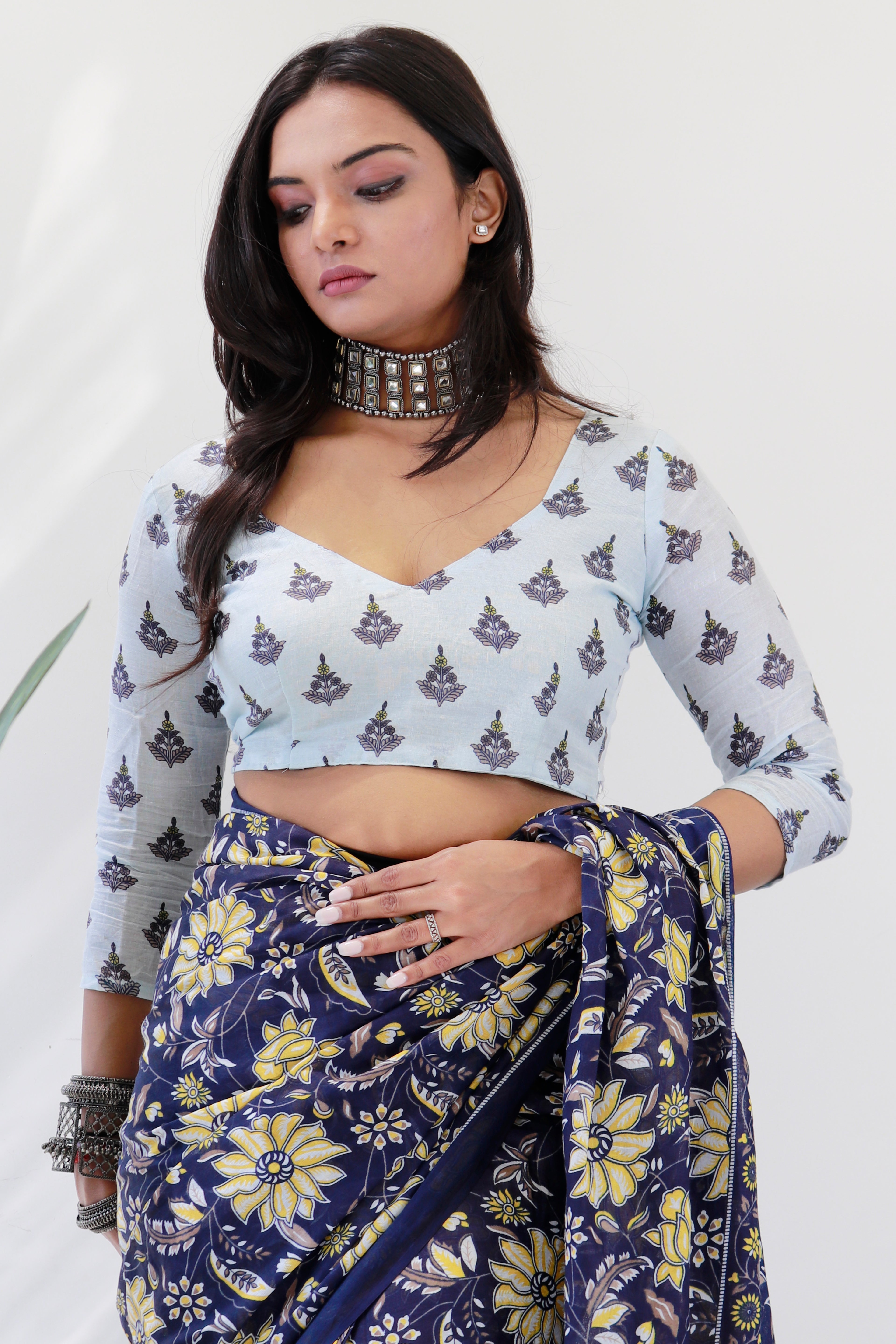 THE AJRAKH PURE MULMUL COTTON  BLOCK PRINT BLUE AND WHITE SAREE