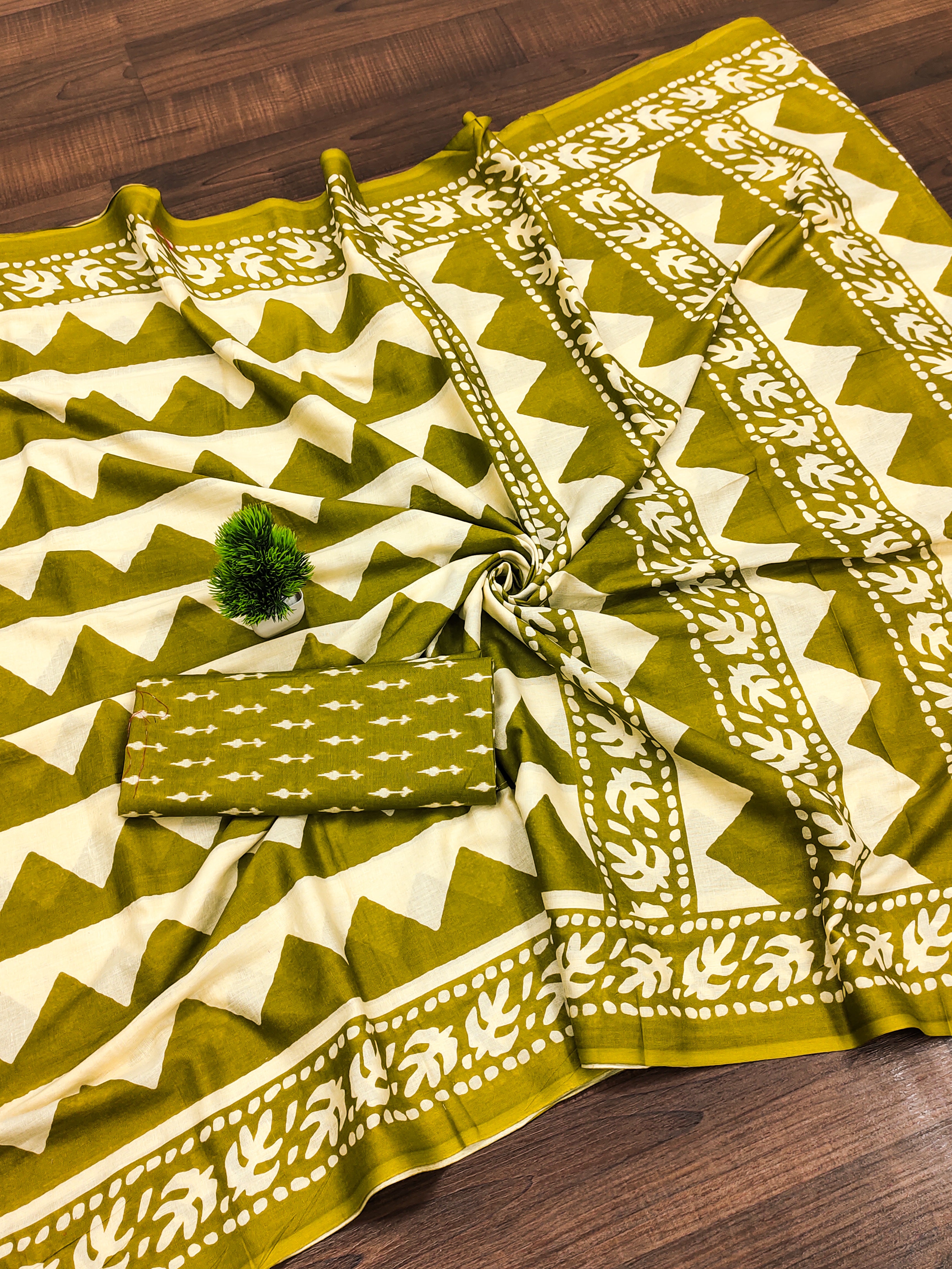 VIHAANA PURE MULMUL COTTON ZIGZAG HAND BLOCK PRINTED OLIVE GREEN SAREE