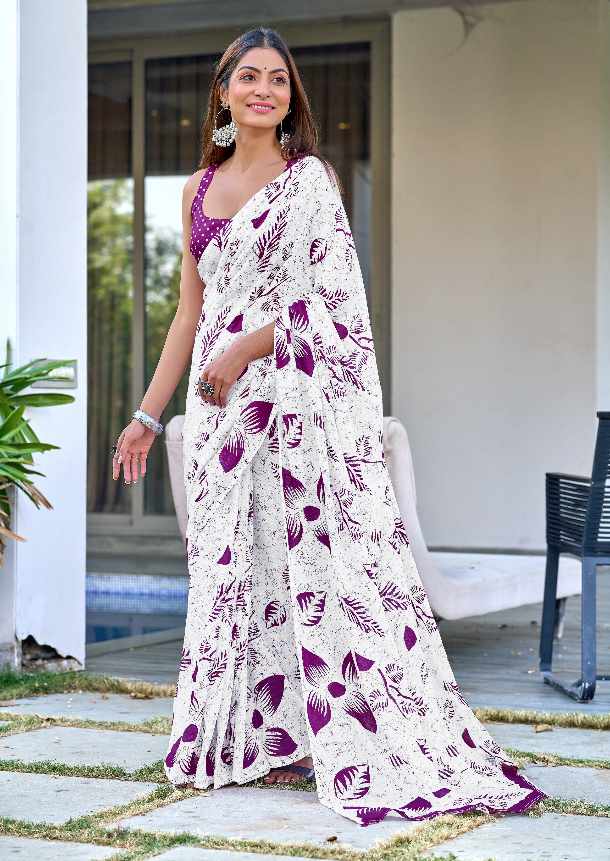 AKRUTI PURE MULMUL COTTON FLORAL STYLE HAND BLOCK PRINTD WHITE AND PURPLE SAREE