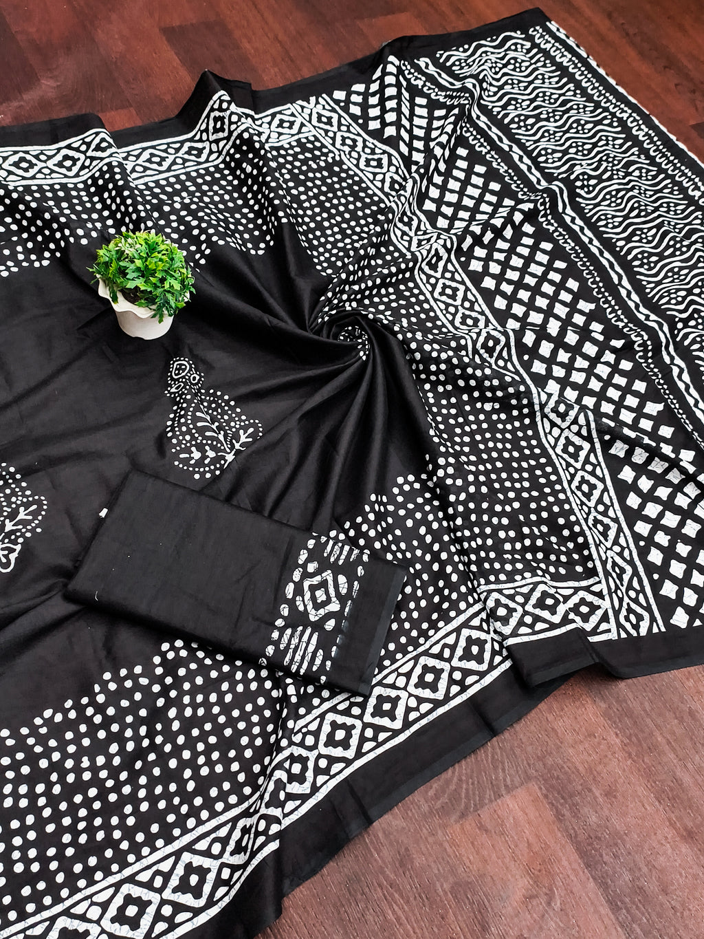 BATIK SESSION MULMUL COTTON HAND BATIK BLOCK PRINT BLACK SAREE