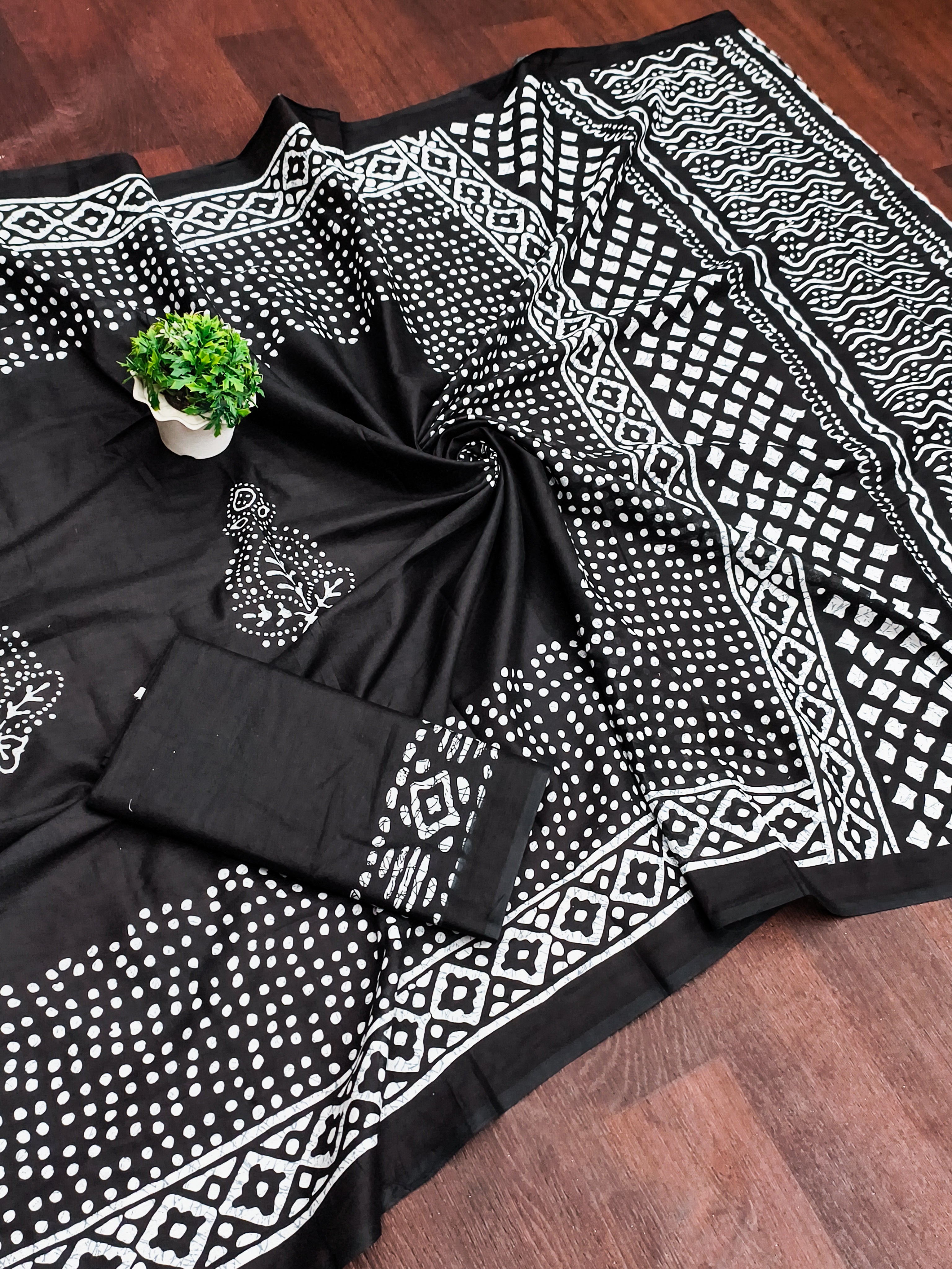 BATIK SESSION MULMUL COTTON HAND BATIK BLOCK PRINT BLACK SAREE