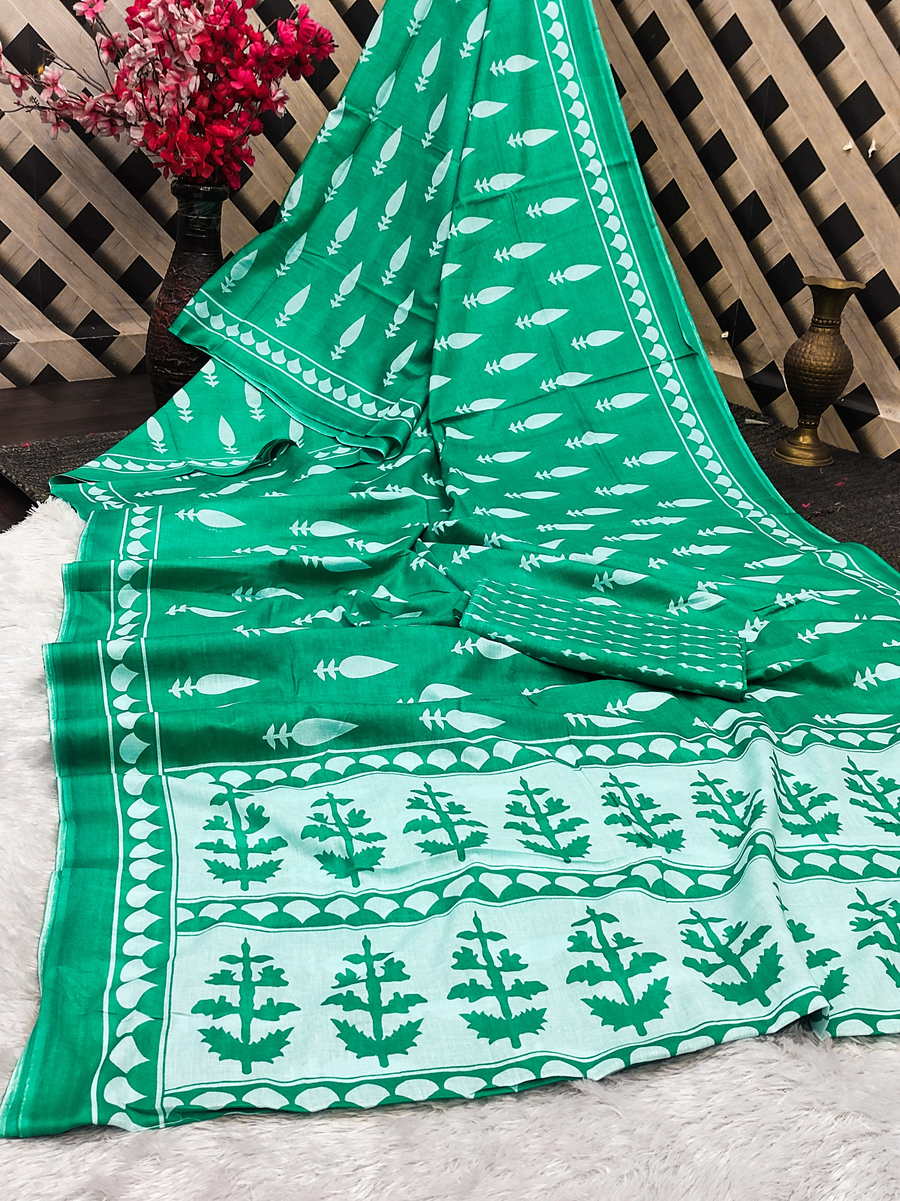 EVERLY SOFT PURE COTTON FANCY BAGRU  HAND BLOCK PRINTED GREEN SAREE