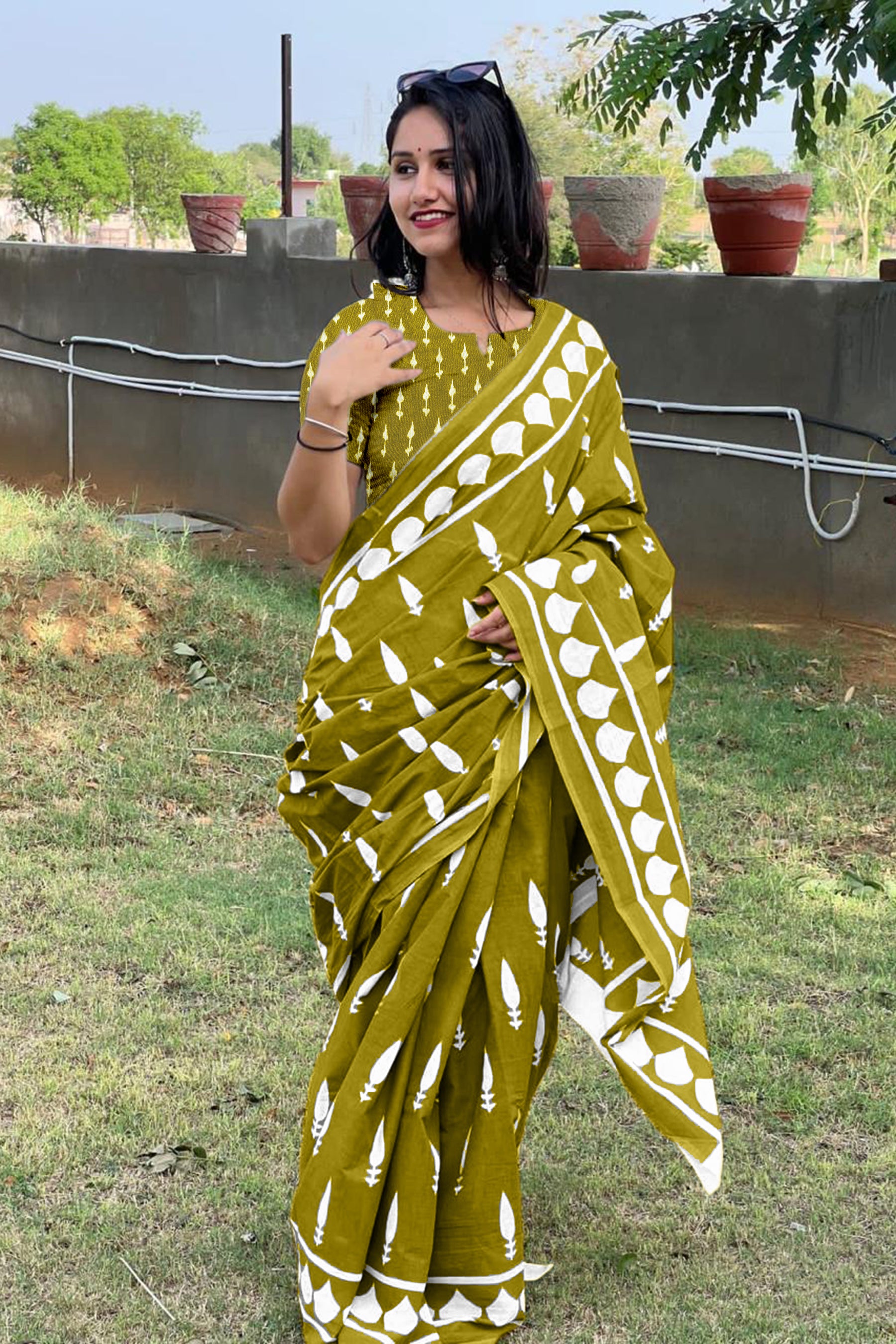 EVERLY SOFT PURE COTTON FANCY BAGRU  HAND BLOCK PRINTED MAHENDI GREEN SAREE