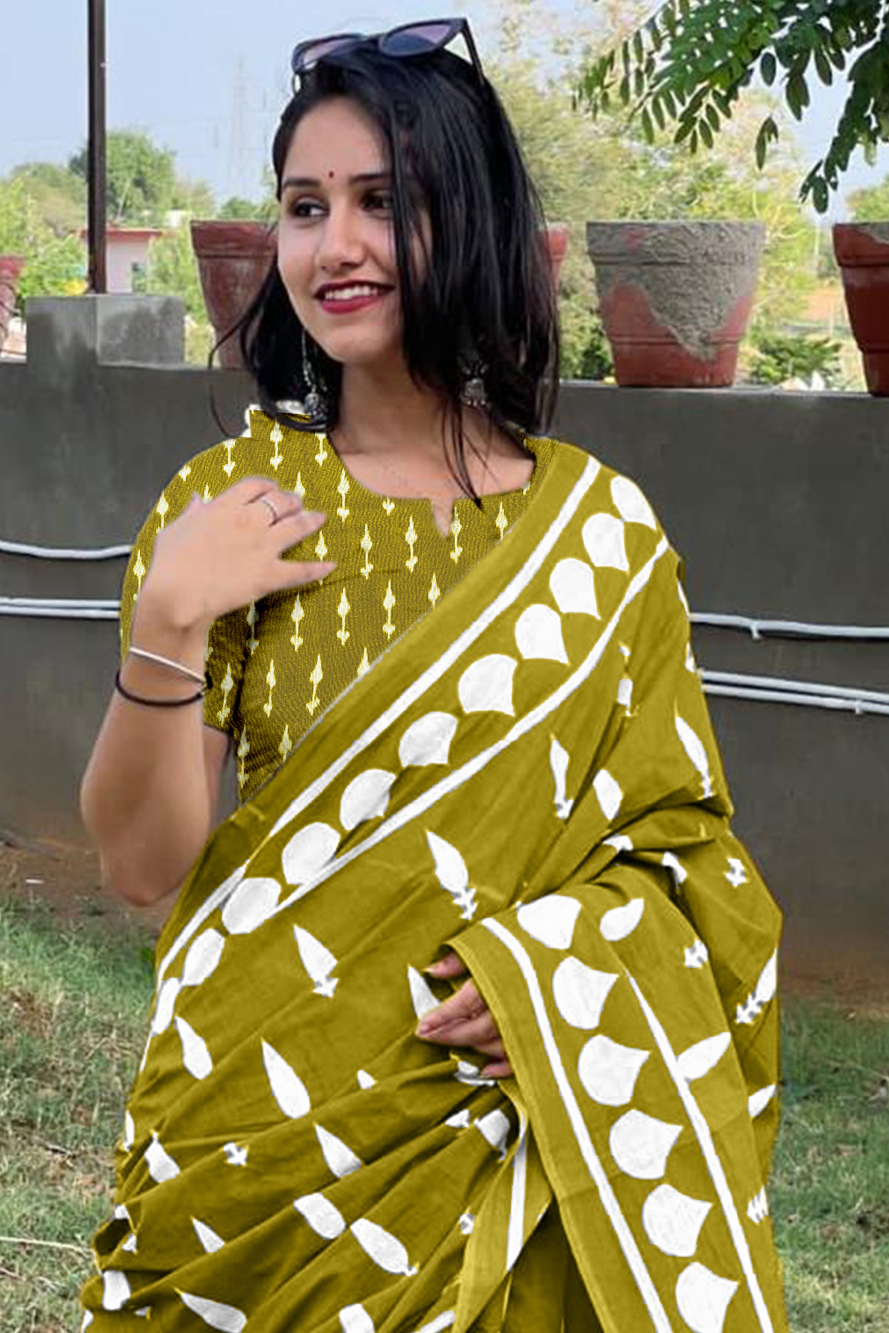 EVERLY SOFT PURE COTTON FANCY BAGRU  HAND BLOCK PRINTED MAHENDI GREEN SAREE