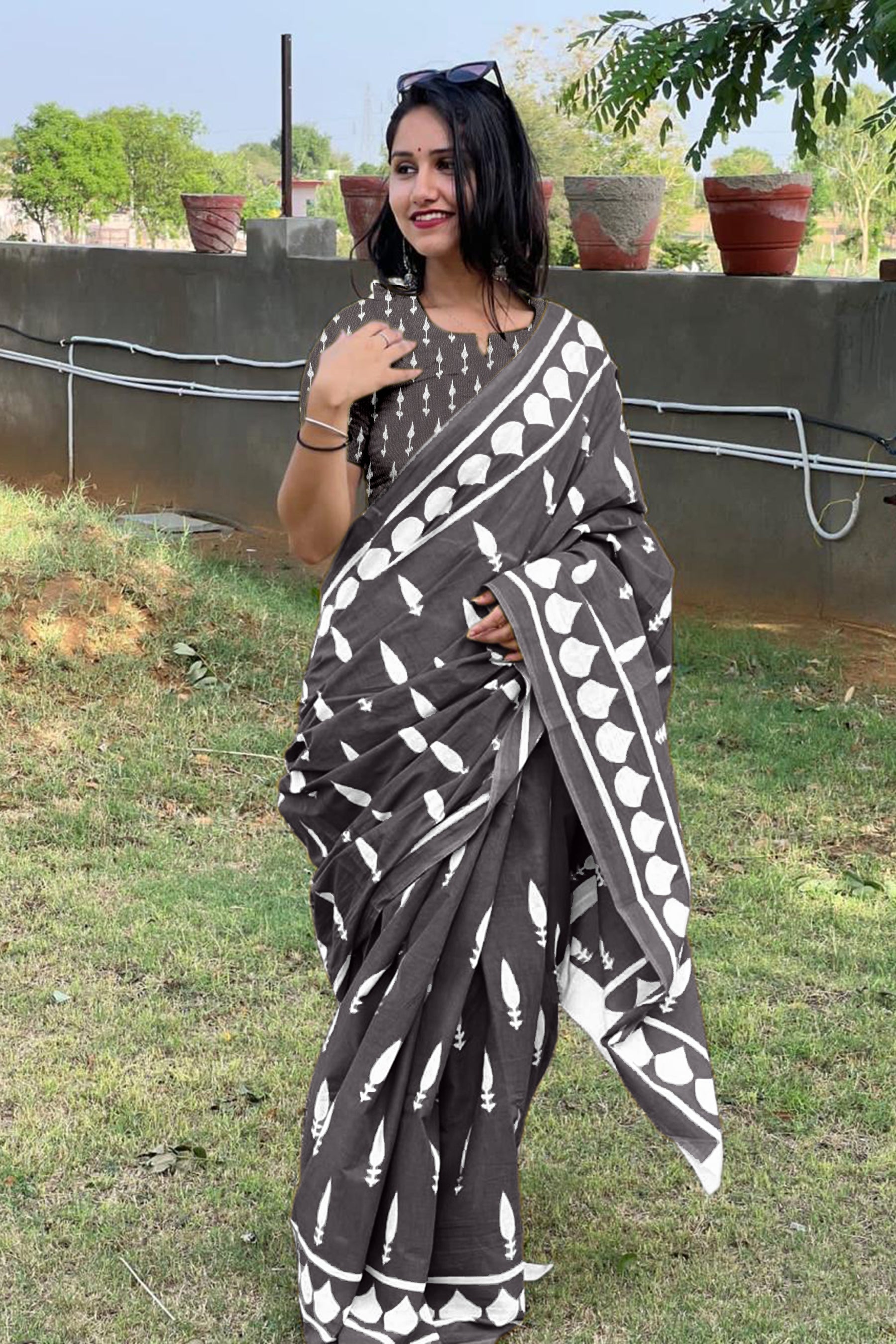 EVERLY SOFT PURE COTTON FANCY BAGRU  HAND BLOCK PRINTED MAHENDI BLACK SAREE