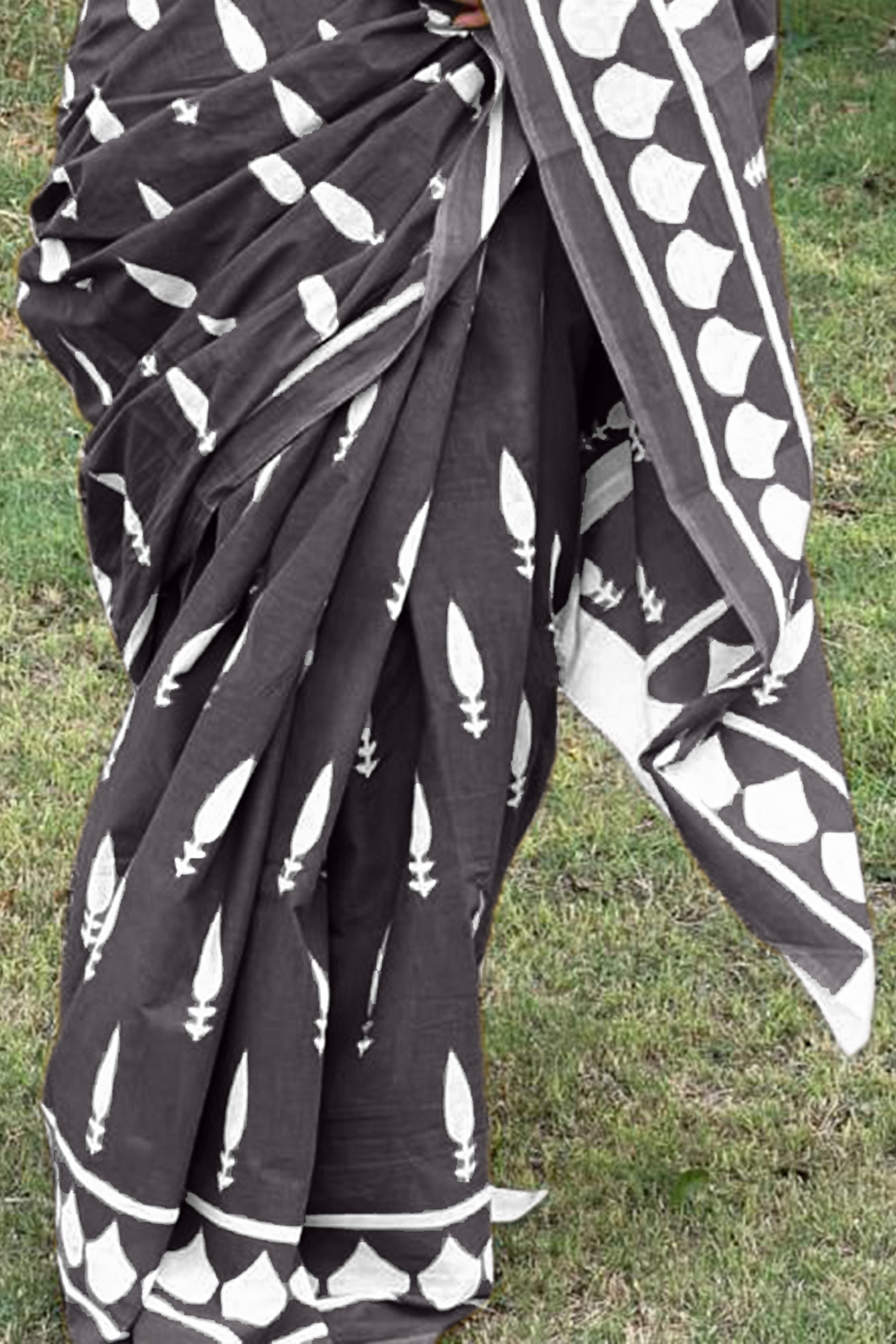EVERLY SOFT PURE COTTON FANCY BAGRU  HAND BLOCK PRINTED MAHENDI BLACK SAREE