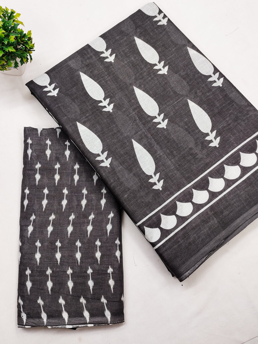 EVERLY SOFT PURE COTTON FANCY BAGRU  HAND BLOCK PRINTED MAHENDI BLACK SAREE
