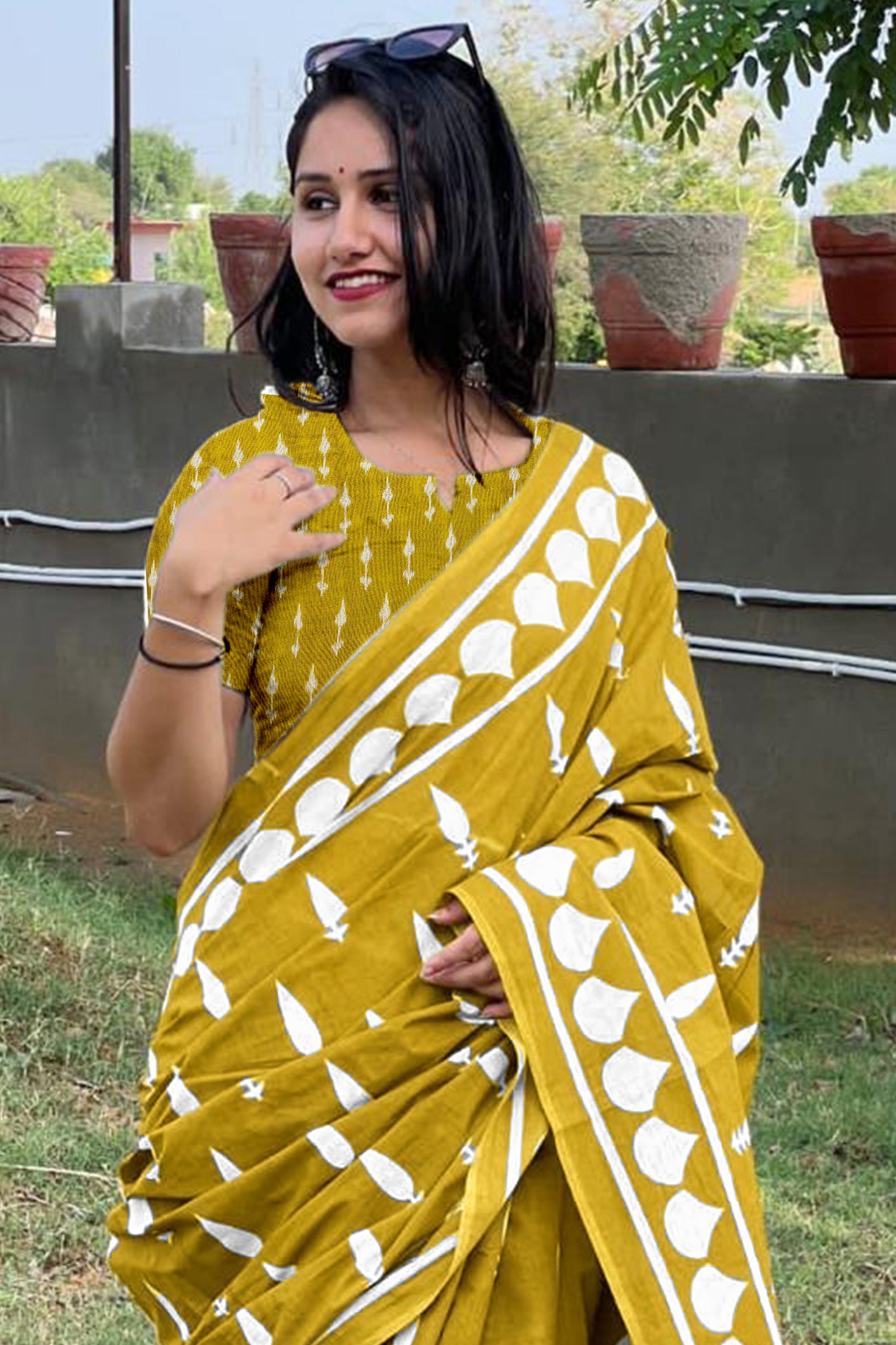 EVERLY SOFT PURE COTTON FANCY BAGRU  HAND BLOCK PRINTED YELLOW SAREE