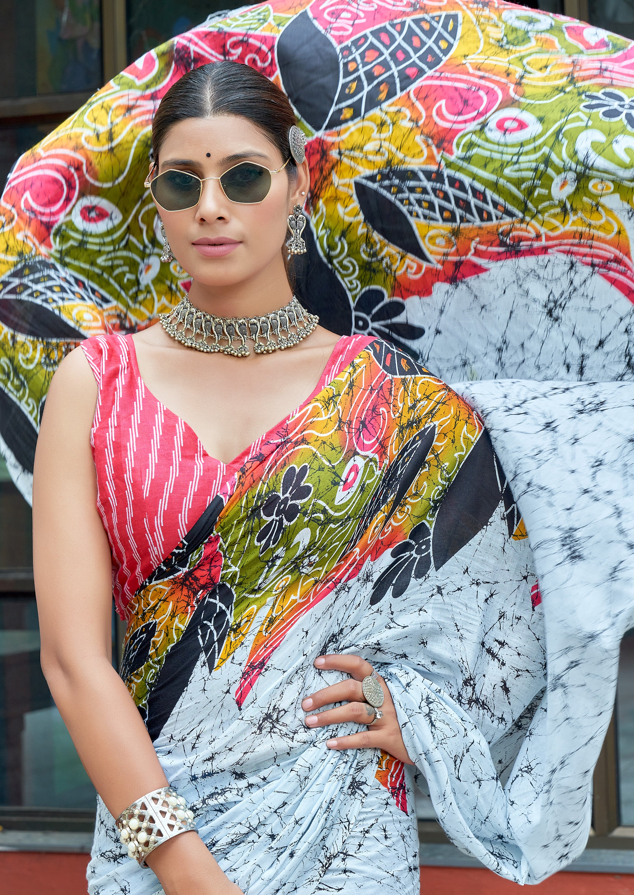 FASHION FUNDA PURE MULMUL COTTON BAGRU FANCY HAND PRINTED WHITE AND BLUE SAREE