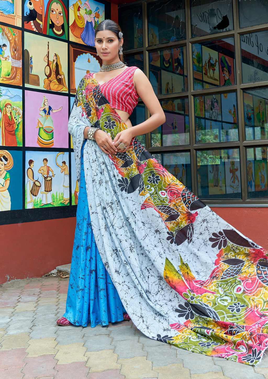 FASHION FUNDA PURE MULMUL COTTON BAGRU FANCY HAND PRINTED WHITE AND BLUE SAREE