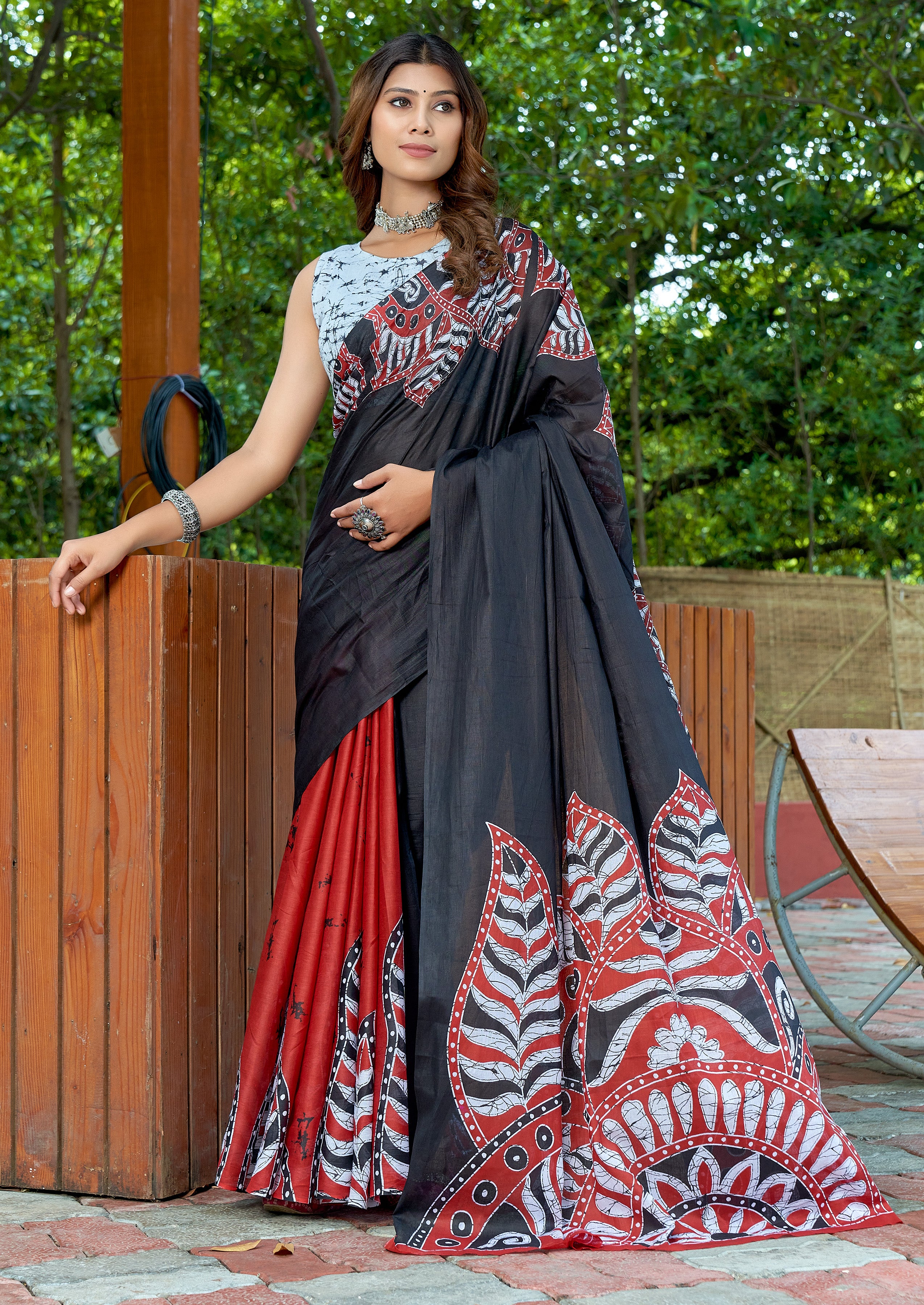 FASHION FUNDA PURE MULMUL COTTON BAGRU FANCY HAND PRINTED BLACK AND MAROON SAREE