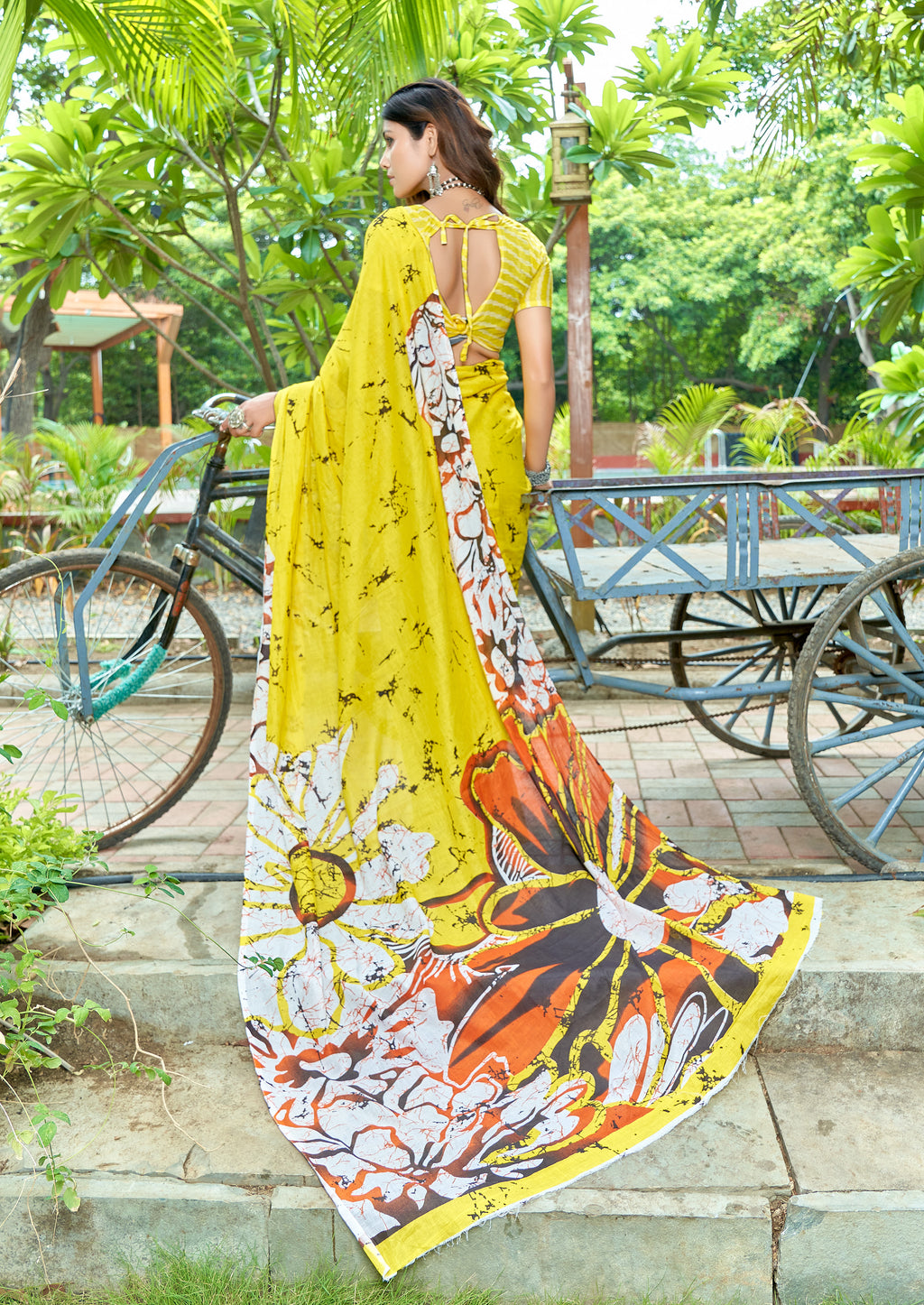 FASHION FUNDA PURE MULMUL COTTON BAGRU FANCY HAND PRINTED YELLOW AND BEAGE SAREE
