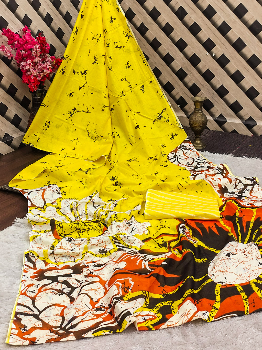 FASHION FUNDA PURE MULMUL COTTON BAGRU FANCY HAND PRINTED YELLOW AND BEAGE SAREE