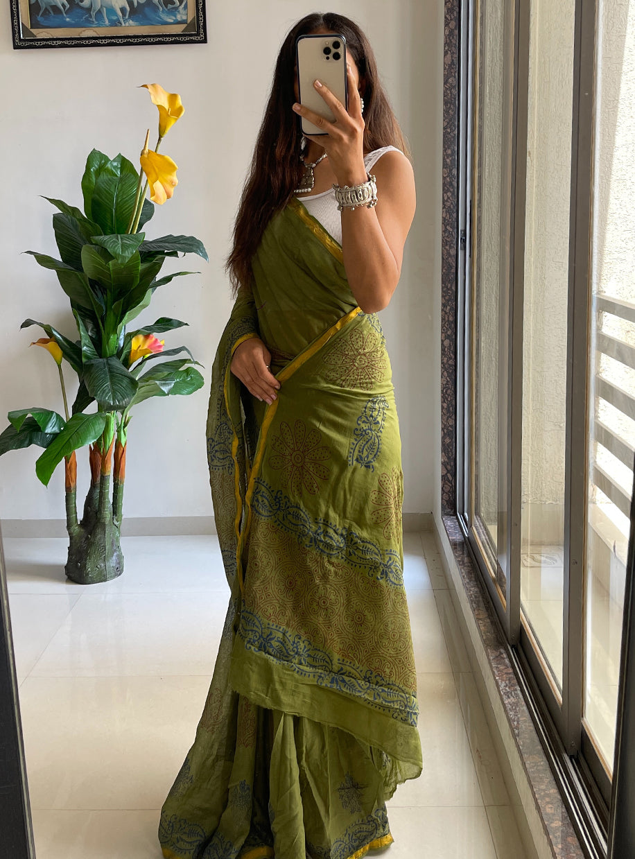HAND BLOCK9 SOFT MASLIN COTTON WITH HEVY ZARI BODAR GREEN SAREE