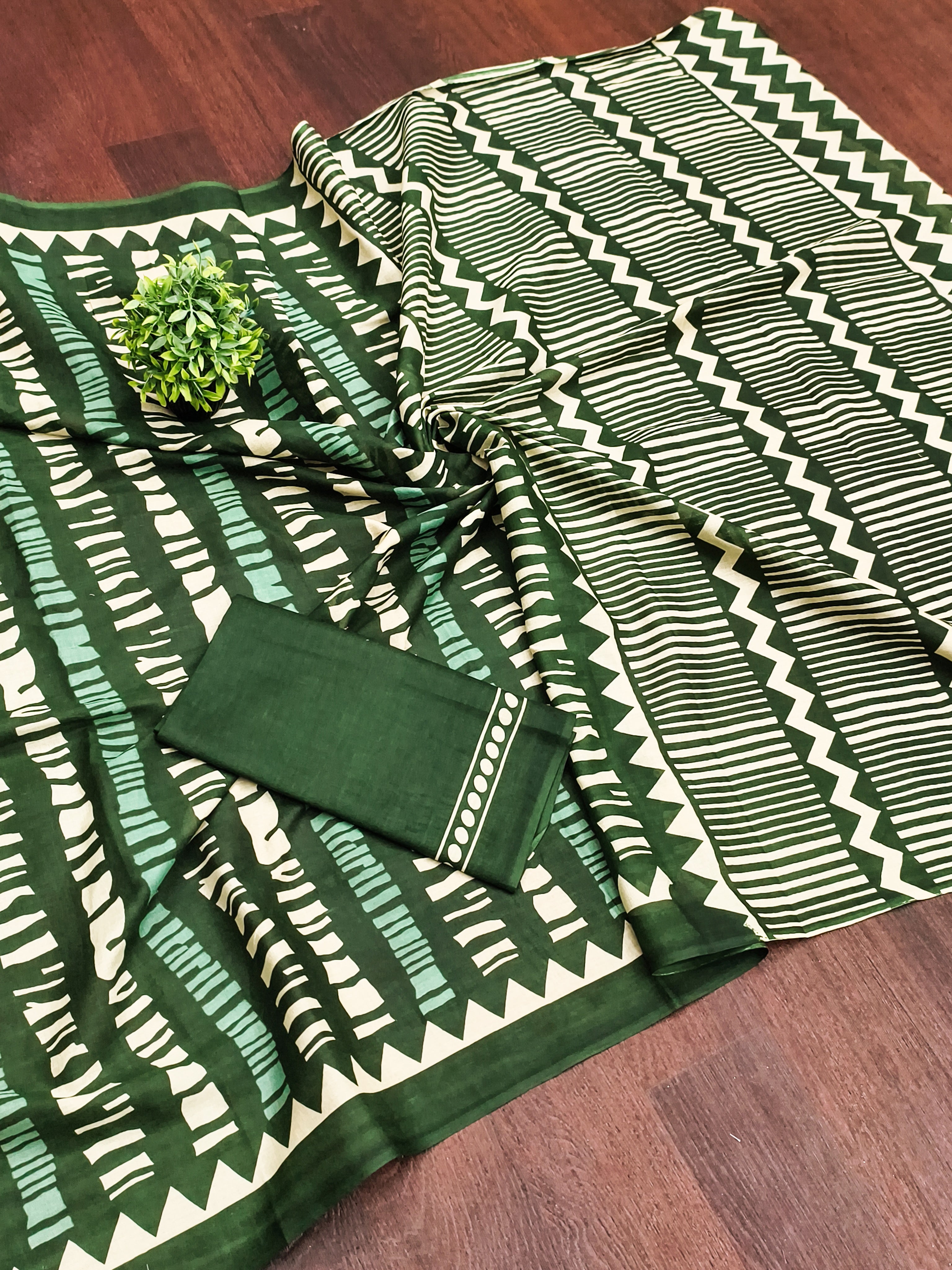 KADAMBARI MULMUL COTTON PURE COTTON FANCY BAGRU BLOCK PRINT GREEN SAREE