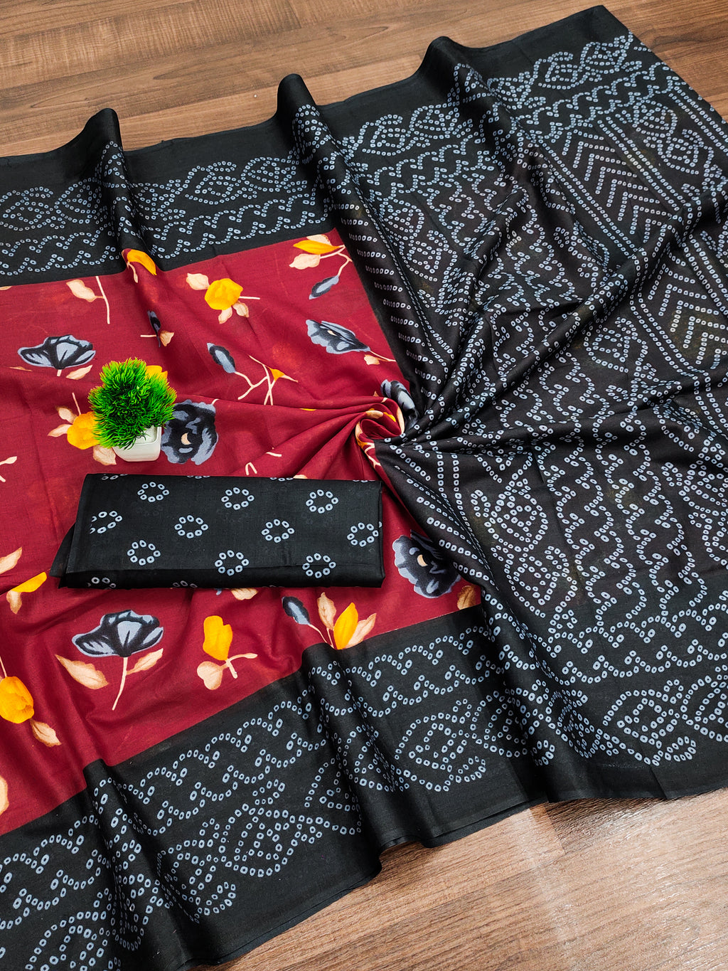 KALKI PURE MULMUL COTTON FLOWER WITH BANDHANI BLOCK PRINTD RED SAREE