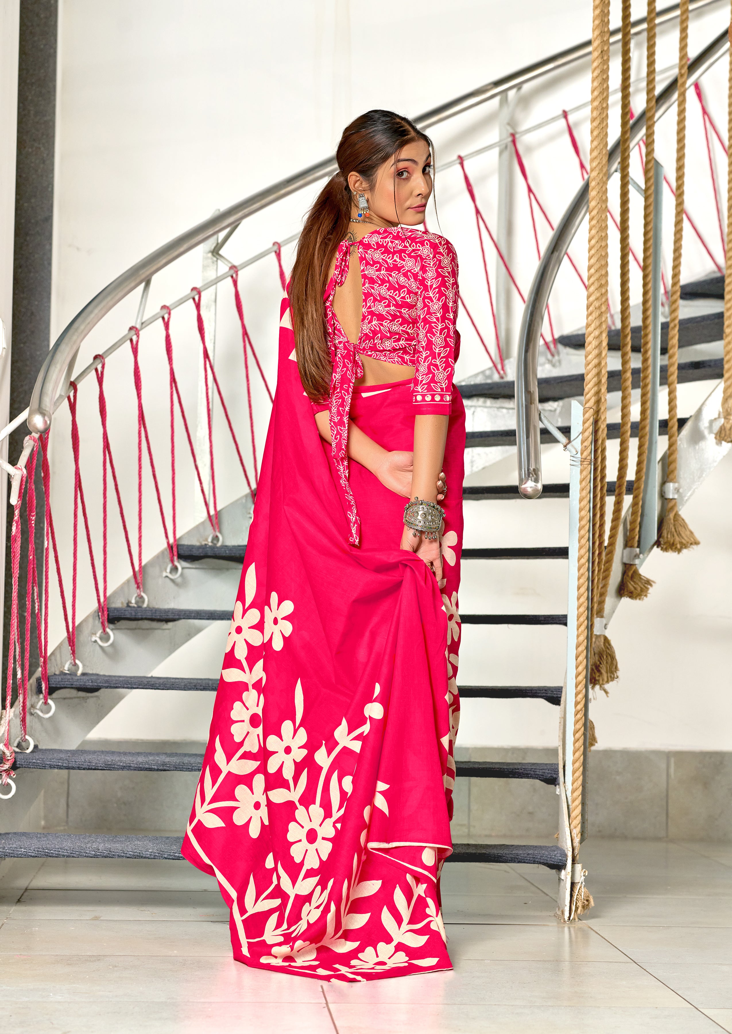 KESHARIYA PURE MULMUL COTTON FLORAL BLOCK PRINTED PINK SAREE