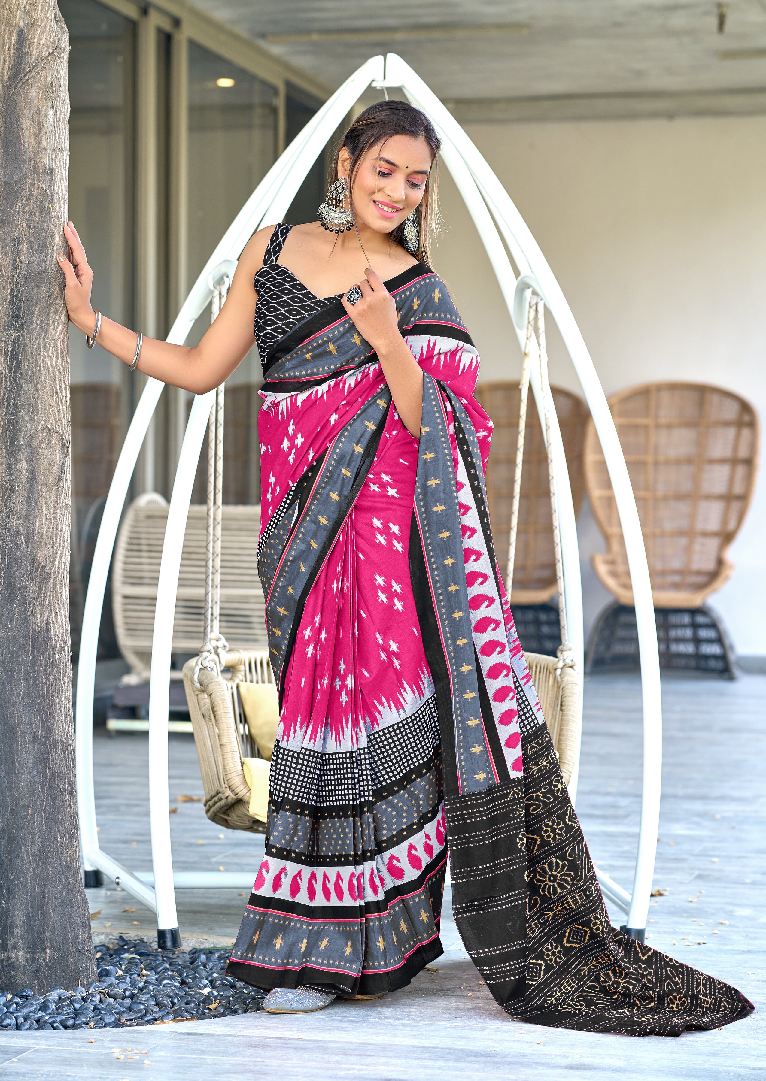 MAYTRI PURE MULMUL COTTON IKKAT  PRINTD LIGHT PINK SAREE