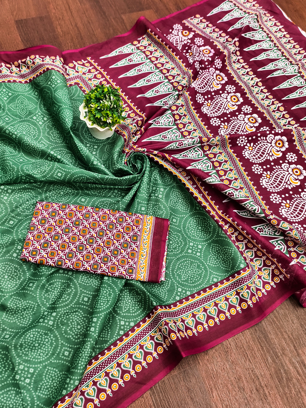 SANMATHI PURE MULMUL COTTON BANDHANI PRINTD BOTTLE GREEN SAREE