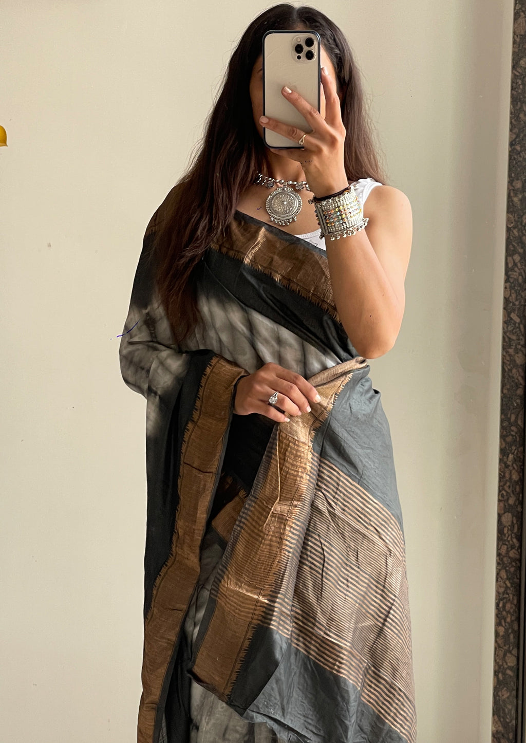 SELFI15 PRIMUM ASSAM SILK NECHRAL SOFT MATIRYAL GREY SAREE