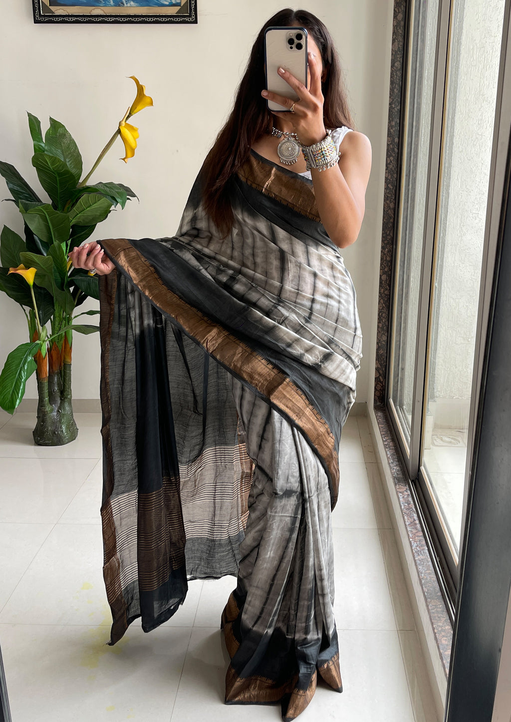 SELFI15 PRIMUM ASSAM SILK NECHRAL SOFT MATIRYAL GREY SAREE