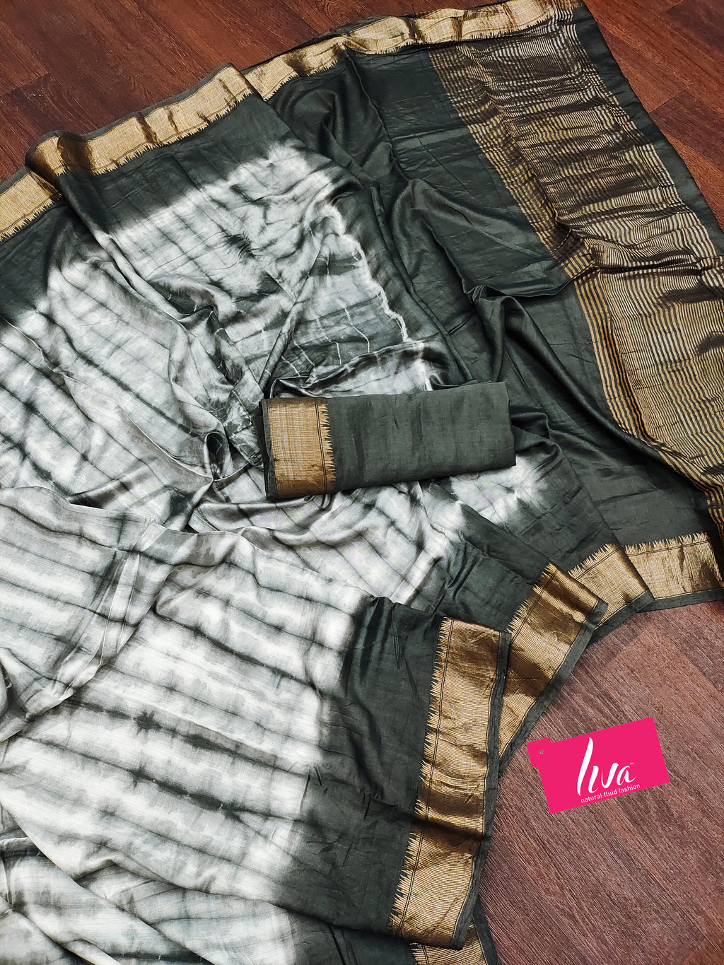 SELFI15 PRIMUM ASSAM SILK NECHRAL SOFT MATIRYAL GREY SAREE