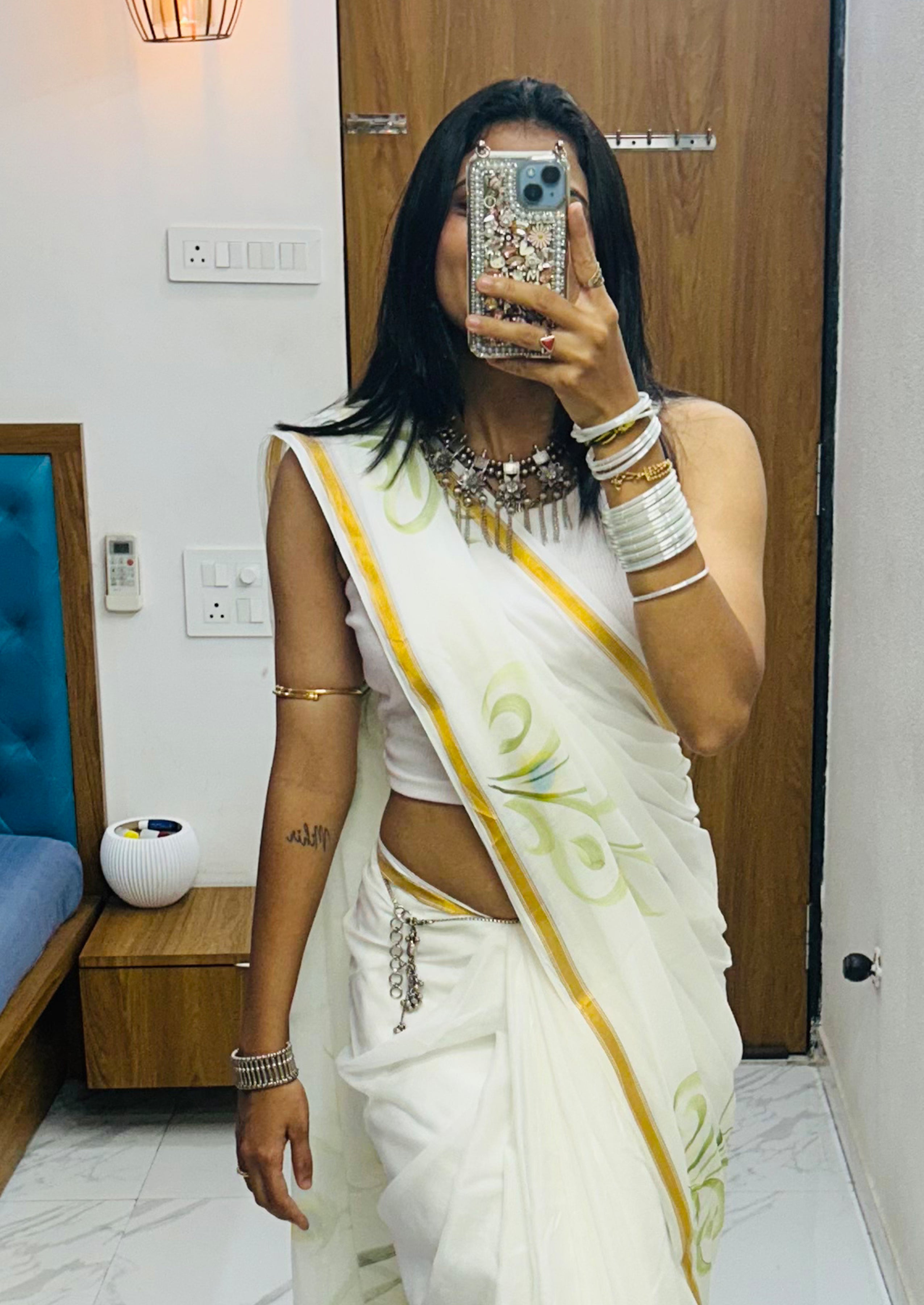 SELFI28 SOFT MASLIN COTTON WITH HEVY ZARI BODAR WHITE SAREE