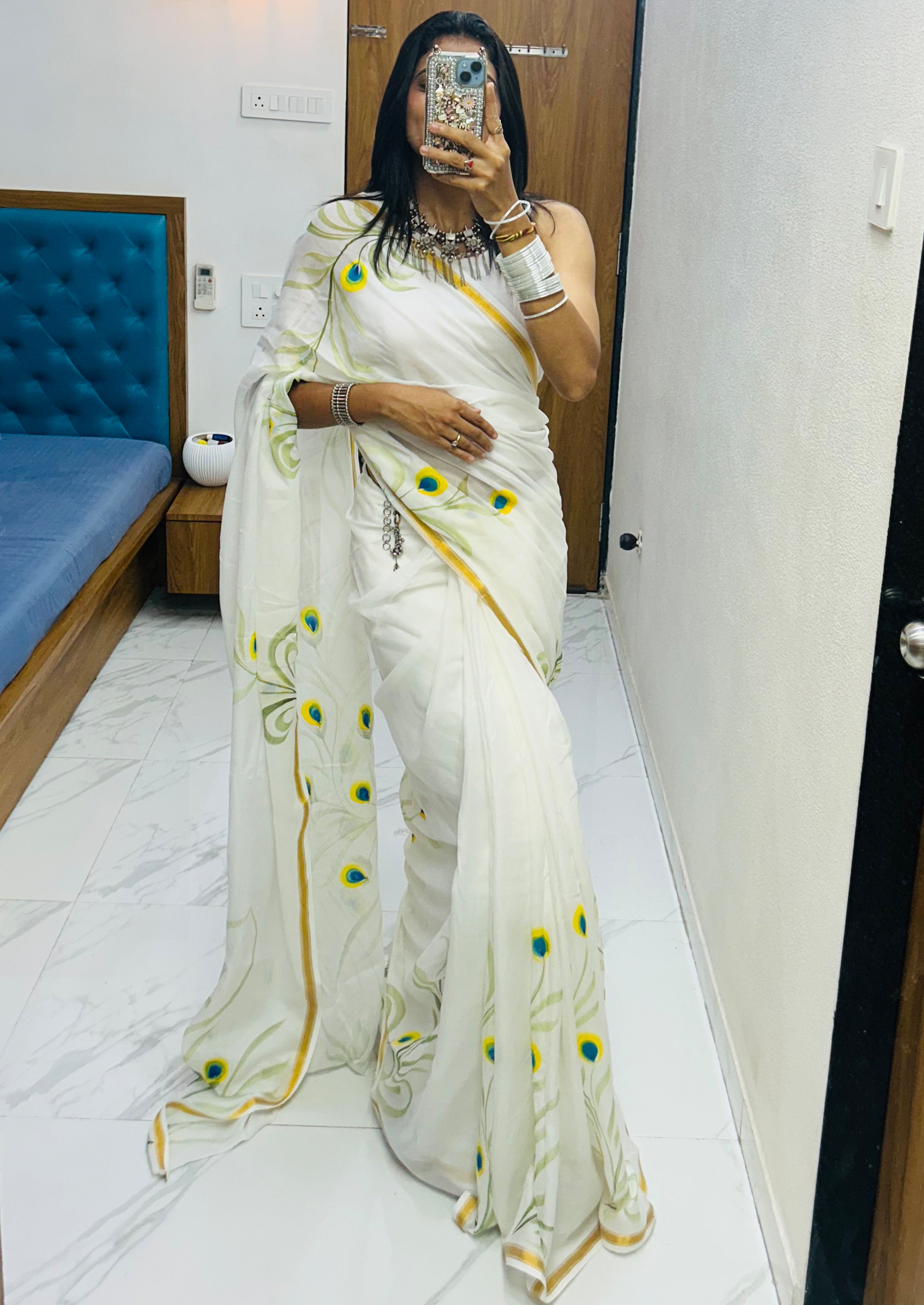 SELFI28 SOFT MASLIN COTTON WITH HEVY ZARI BODAR WHITE SAREE