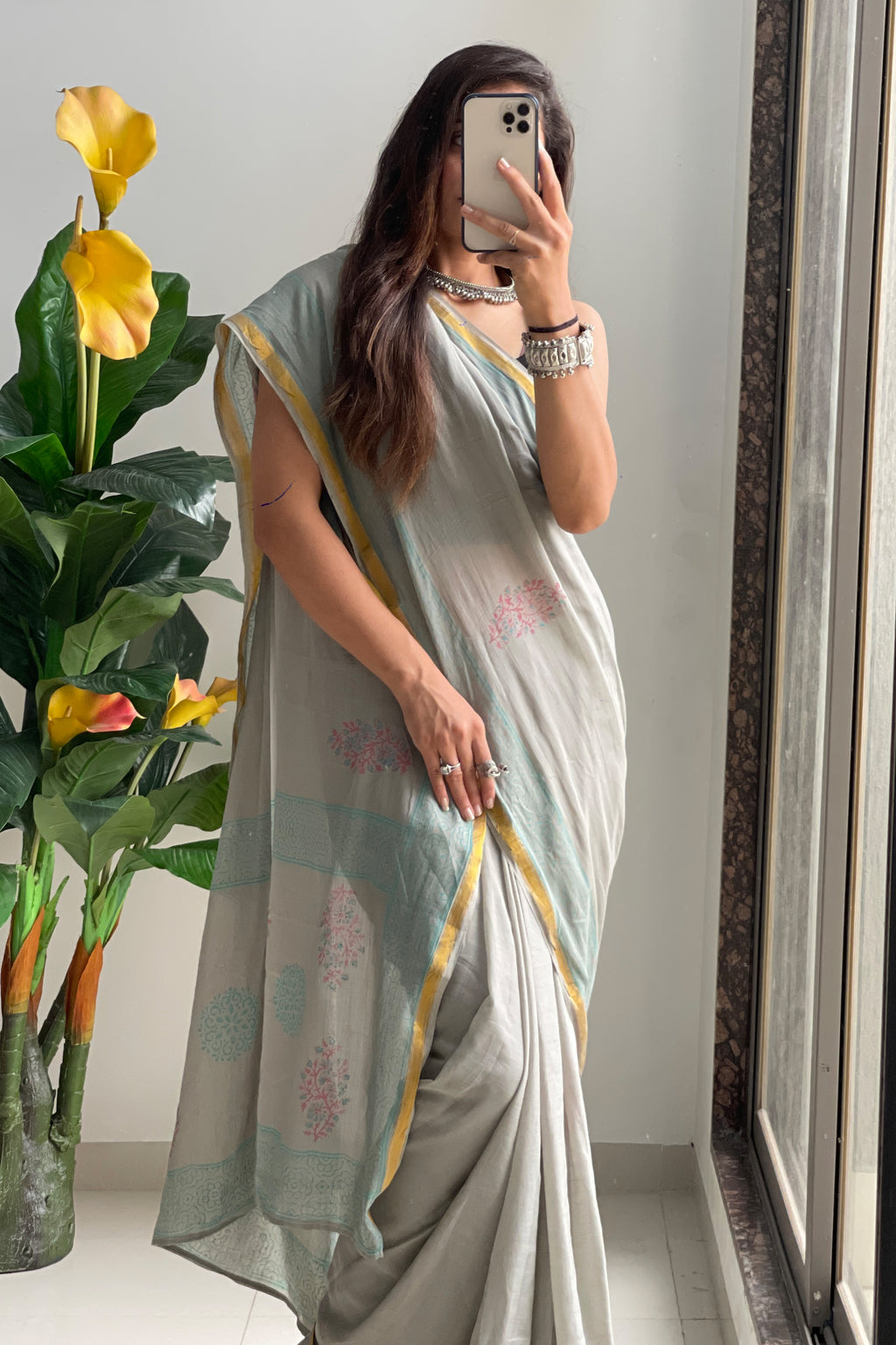 SELFI4 SOFT MASLIN COTTON WITH HEVY ZARI BODAR LIGHT GREY SAREE