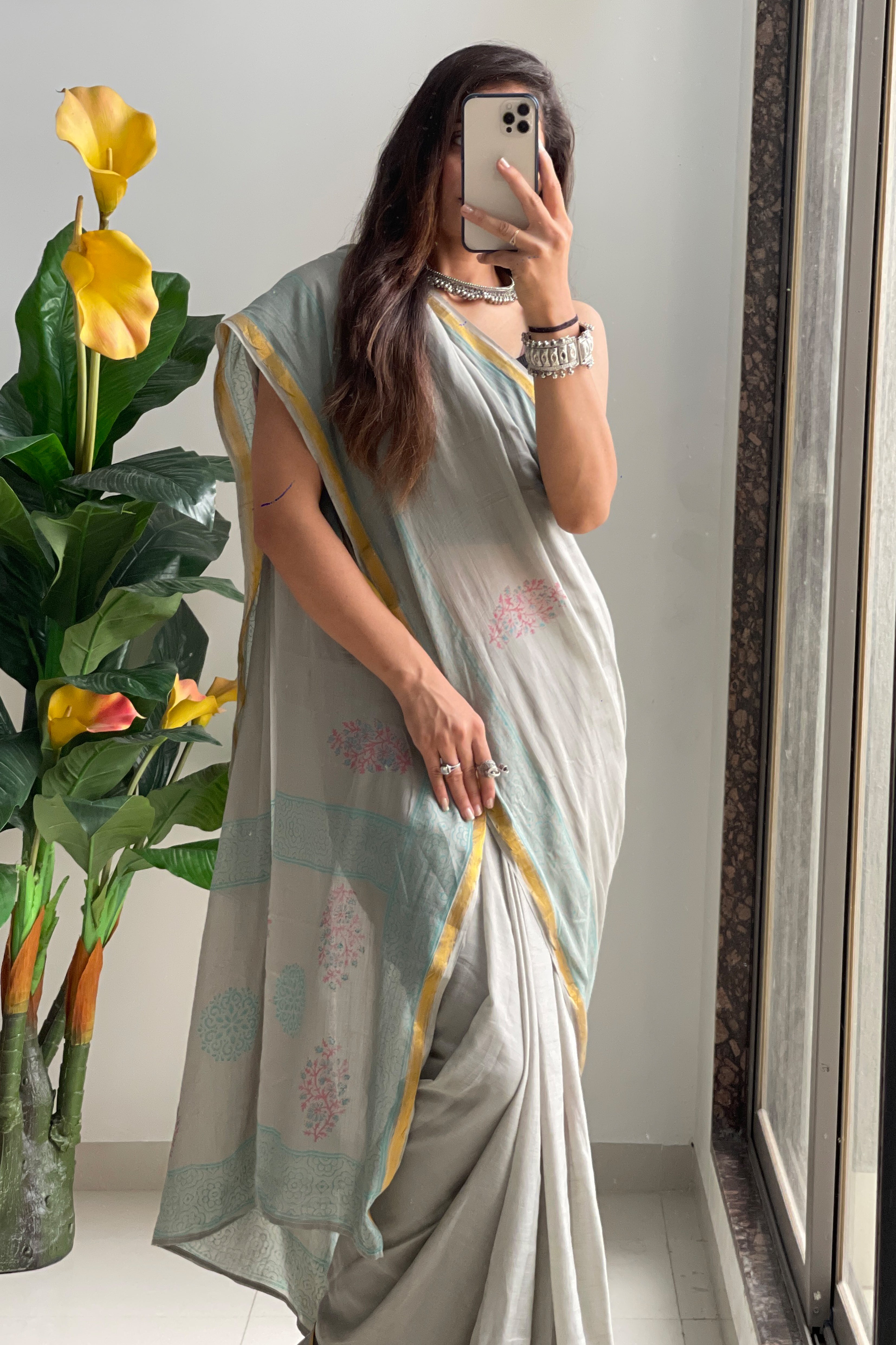 SELFI4 SOFT MASLIN COTTON WITH HEVY ZARI BODAR LIGHT GREY SAREE