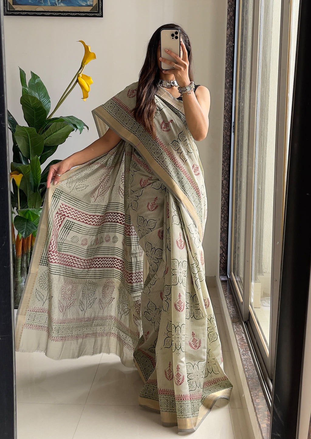 SELFI5 PRIMUM ORIGINAL LINEN WITH MANESHWARI BODAR LIGHT GREEN SAREE