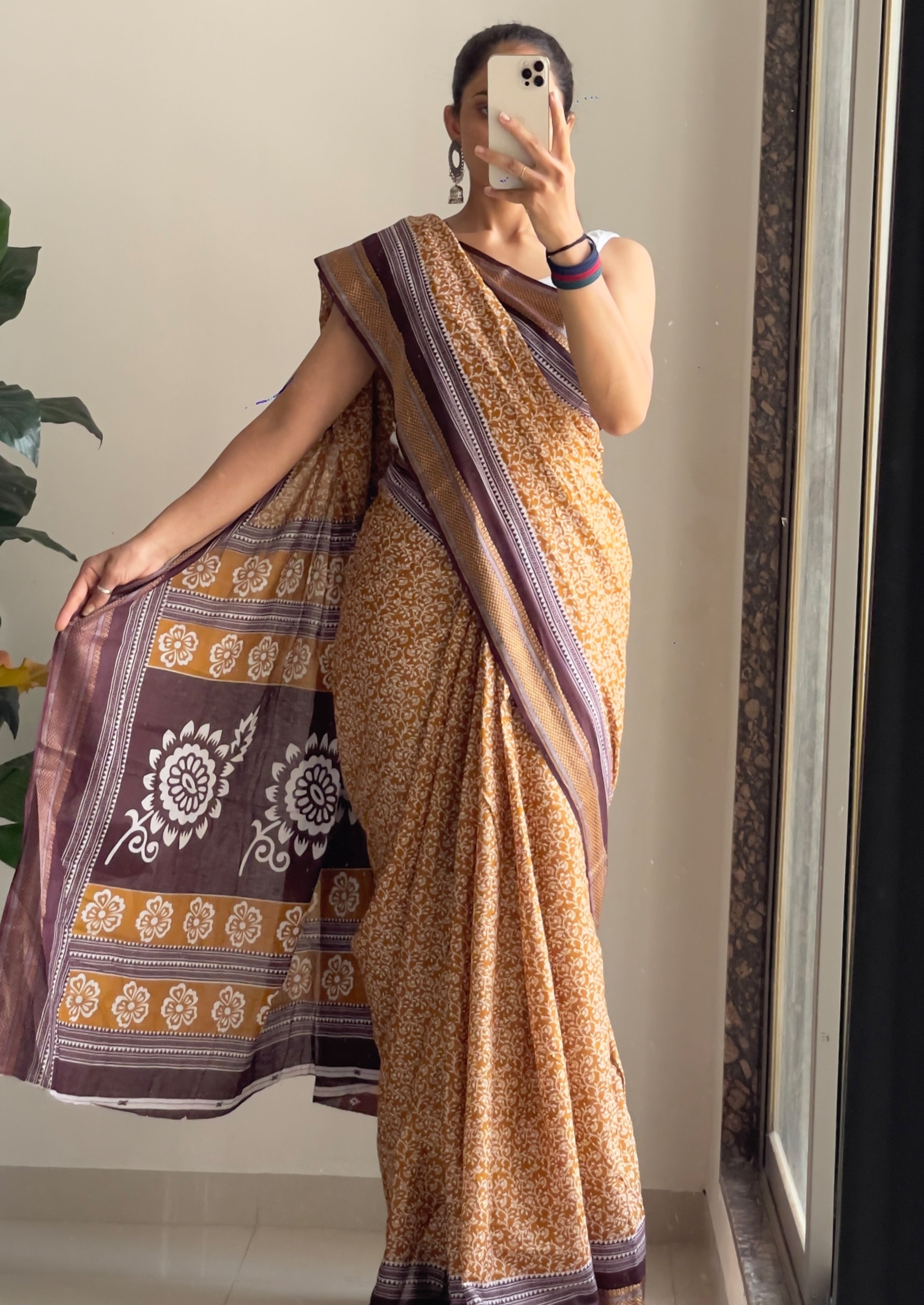 SELFI8 PRIMUM MULMUL COTTON WITH HEVY ZARI BORDAR BAGRU AJRAKH PRINTED GOLDEN SAREE