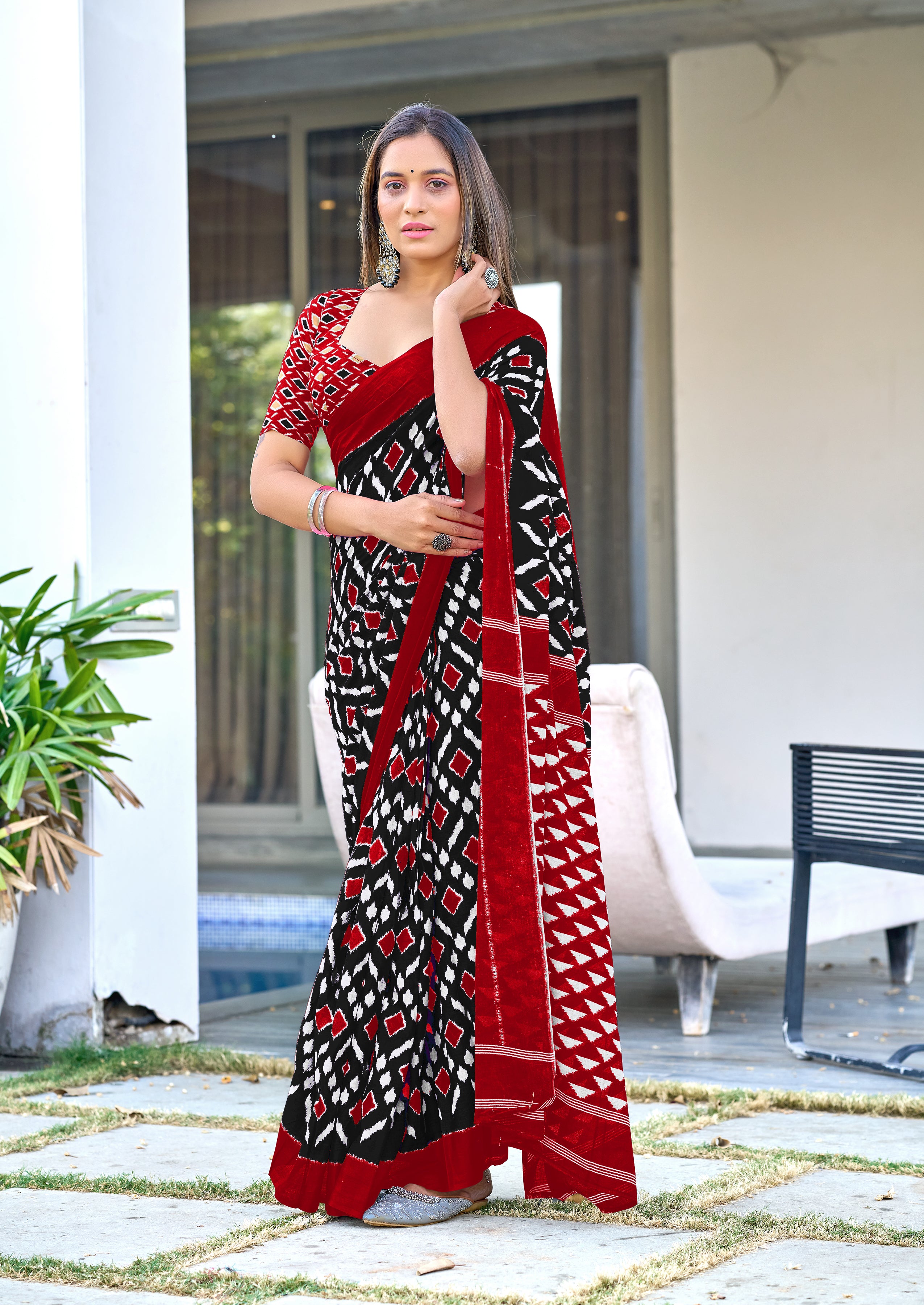 SIMRAN PURE MULMUL COTTON IKKAT  PRINTED BLACK SAREE