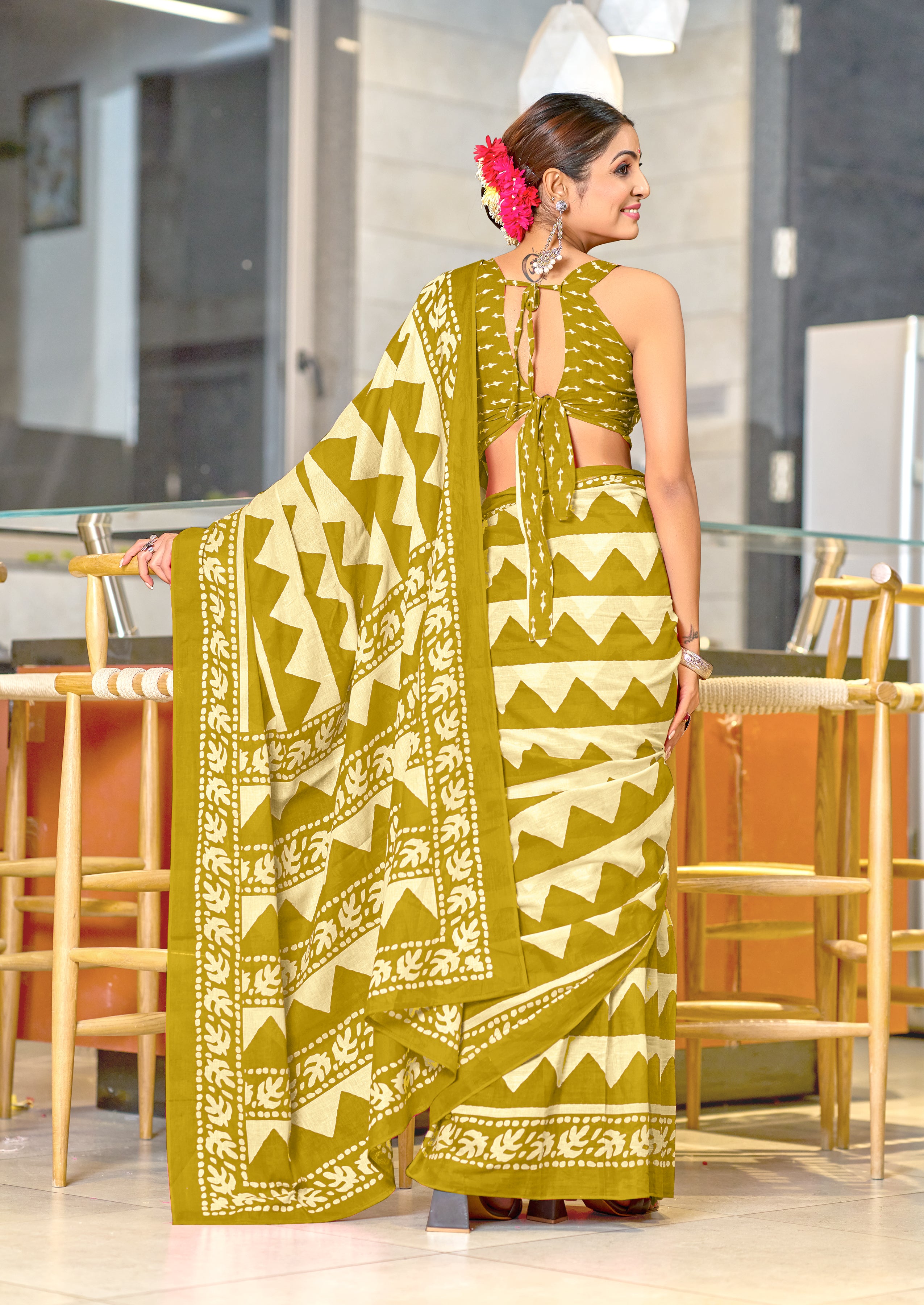 VIHAANA PURE MULMUL COTTON ZIGZAG HAND BLOCK PRINTED OLIVE GREEN SAREE