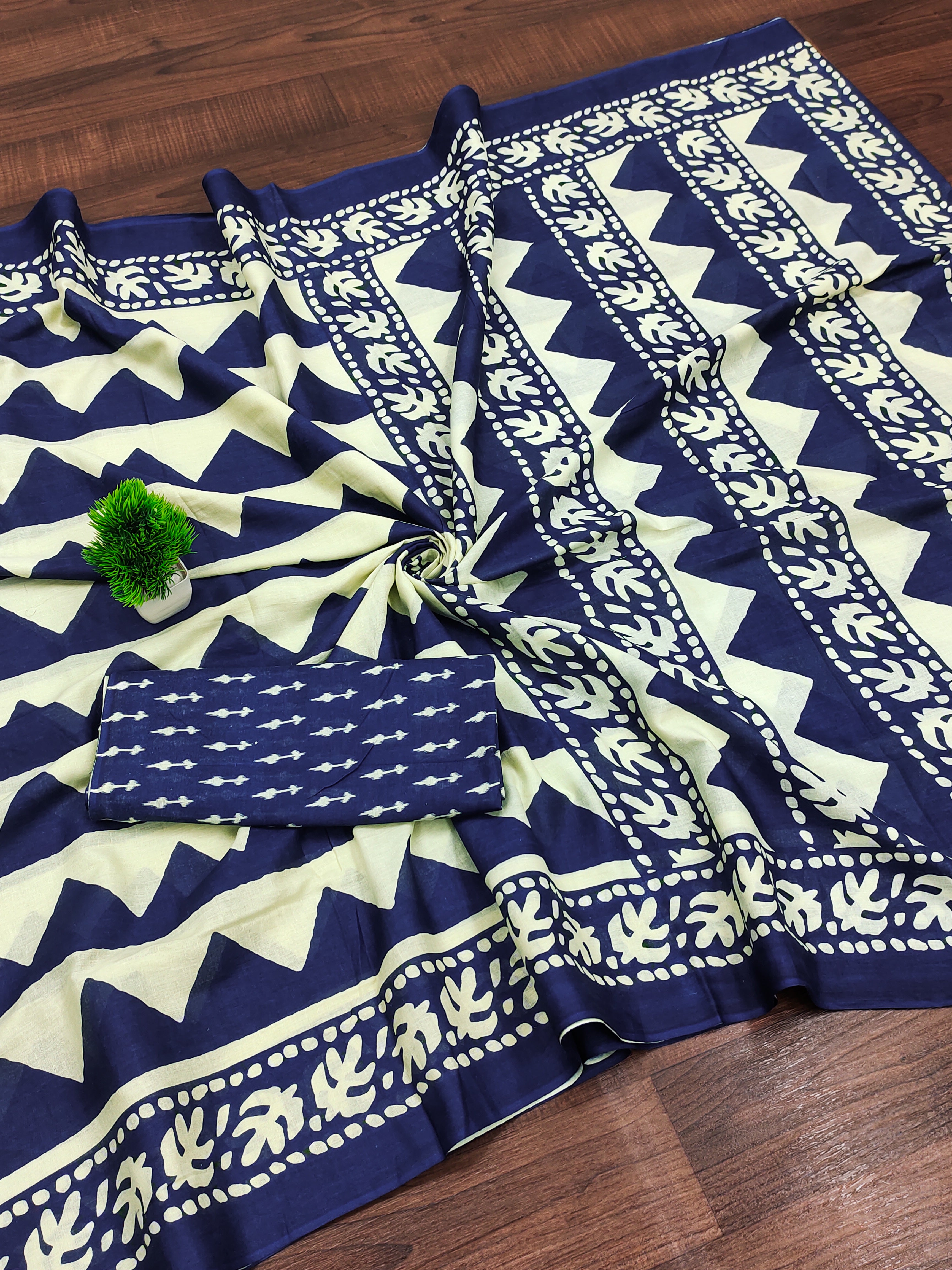 VIHAANA PURE MULMUL COTTON ZIGZAG HAND BLOCK PRINTED ROYAL BLUE SAREE