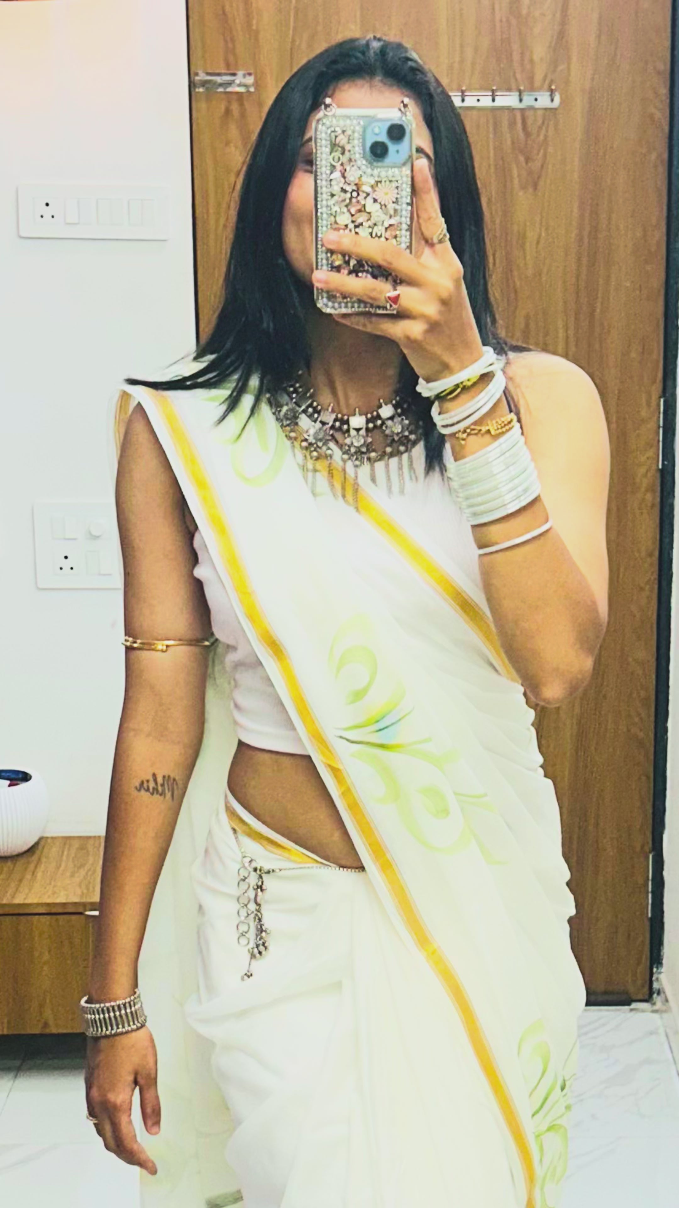 SELFI28 SOFT MASLIN COTTON WITH HEVY ZARI BODAR WHITE SAREE