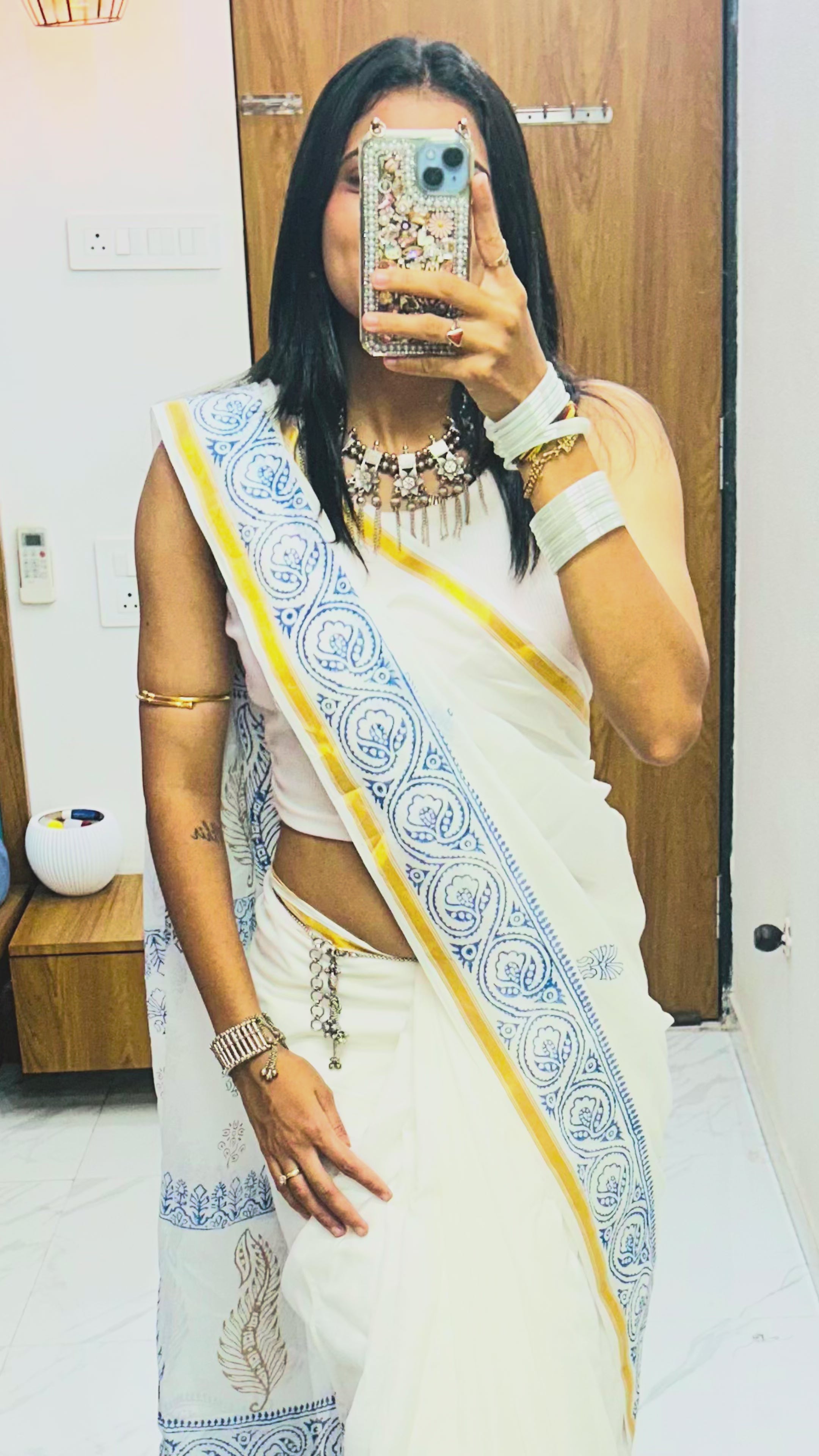 SELFI26 SOFT MASLIN COTTON WITH HEVY ZARI BODAR WHITE SAREE